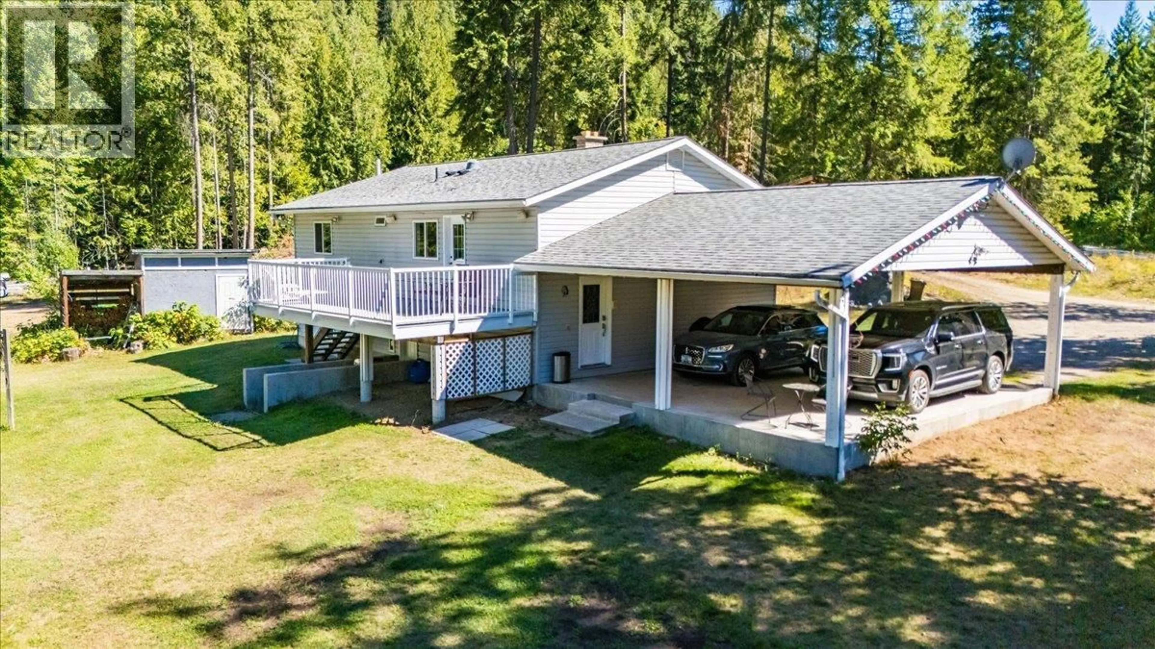 A pic from outside/outdoor area/front of a property/back of a property/a pic from drone, unknown for 2485 UPPER GIBSON ROAD, Castlegar British Columbia V1N4S7