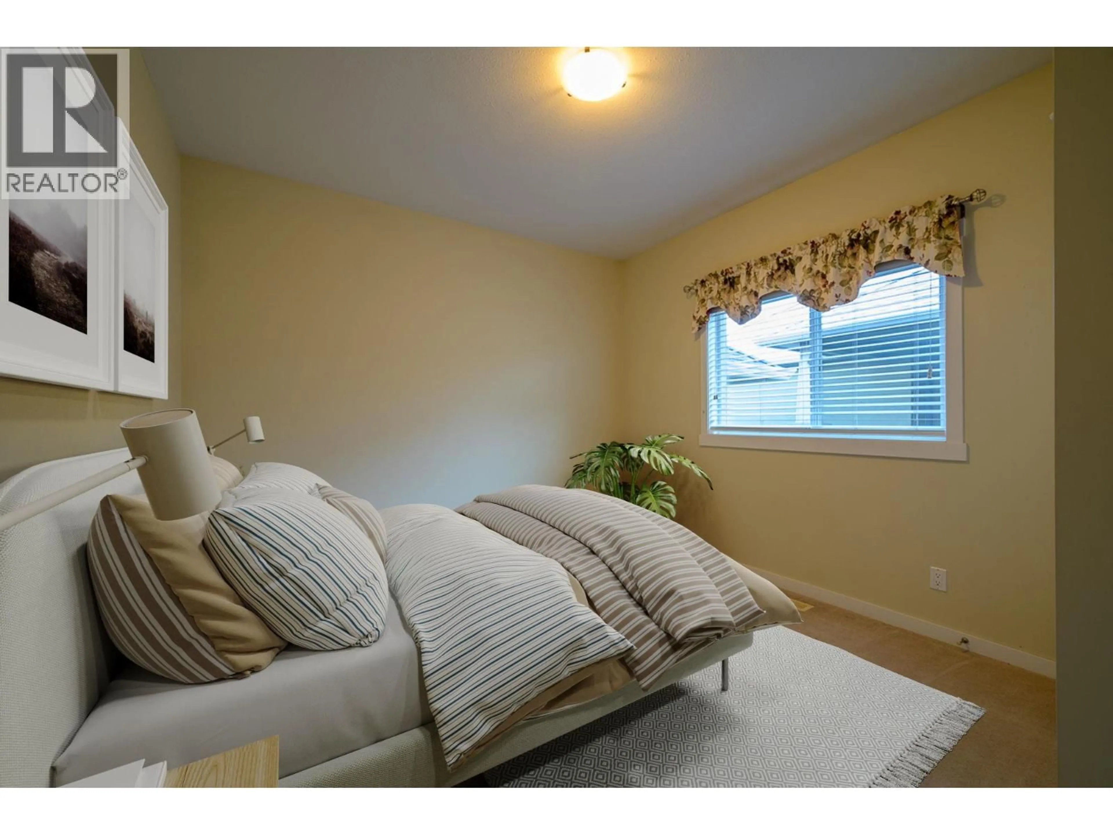 Bedroom with bed, carpet floor for 155 - 2920 VALLEYVIEW DRIVE, Kamloops British Columbia V2C0A8