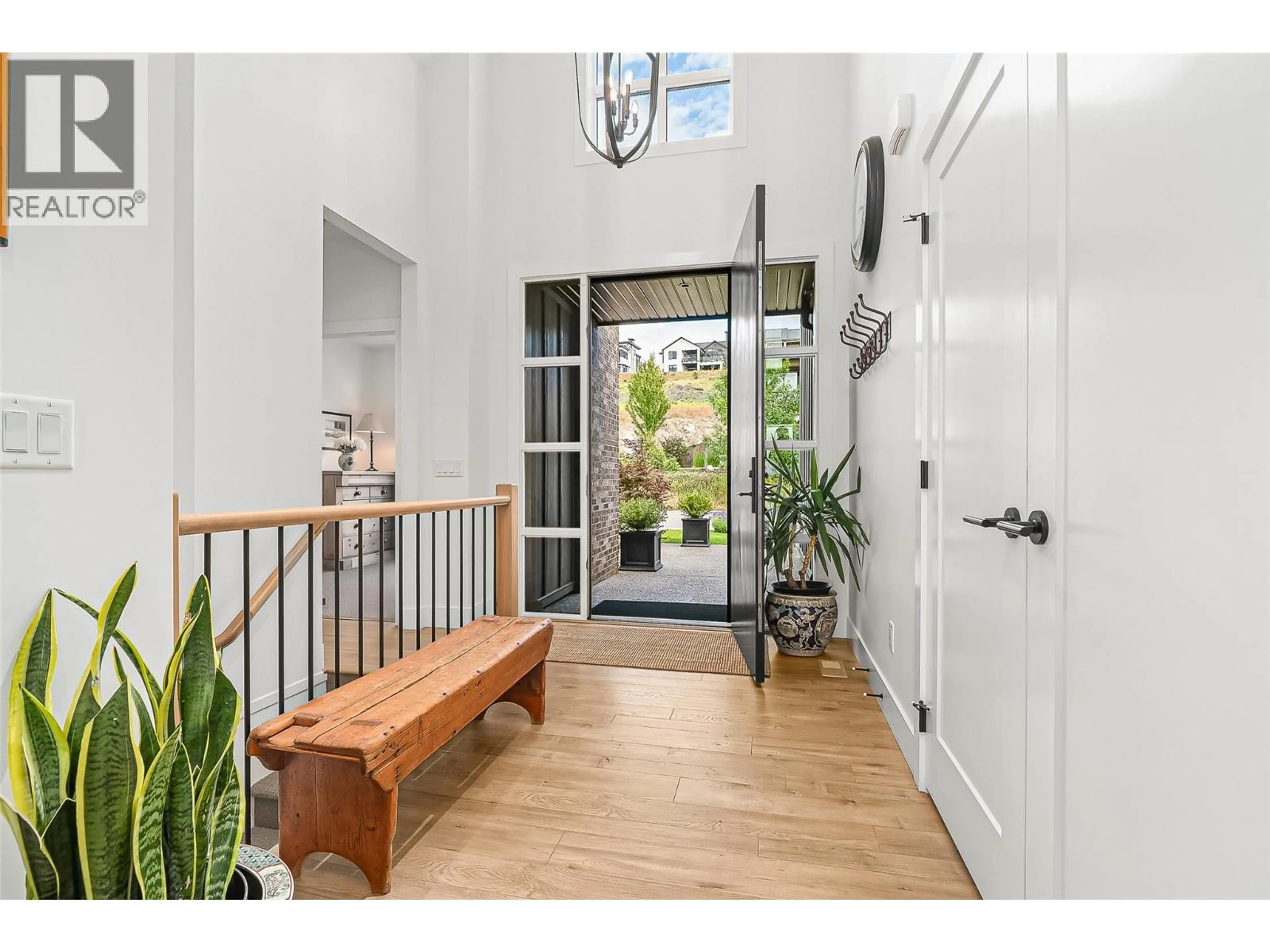 Indoor entryway for 241 ASHCROFT PLACE, Vernon British Columbia V1H2M1