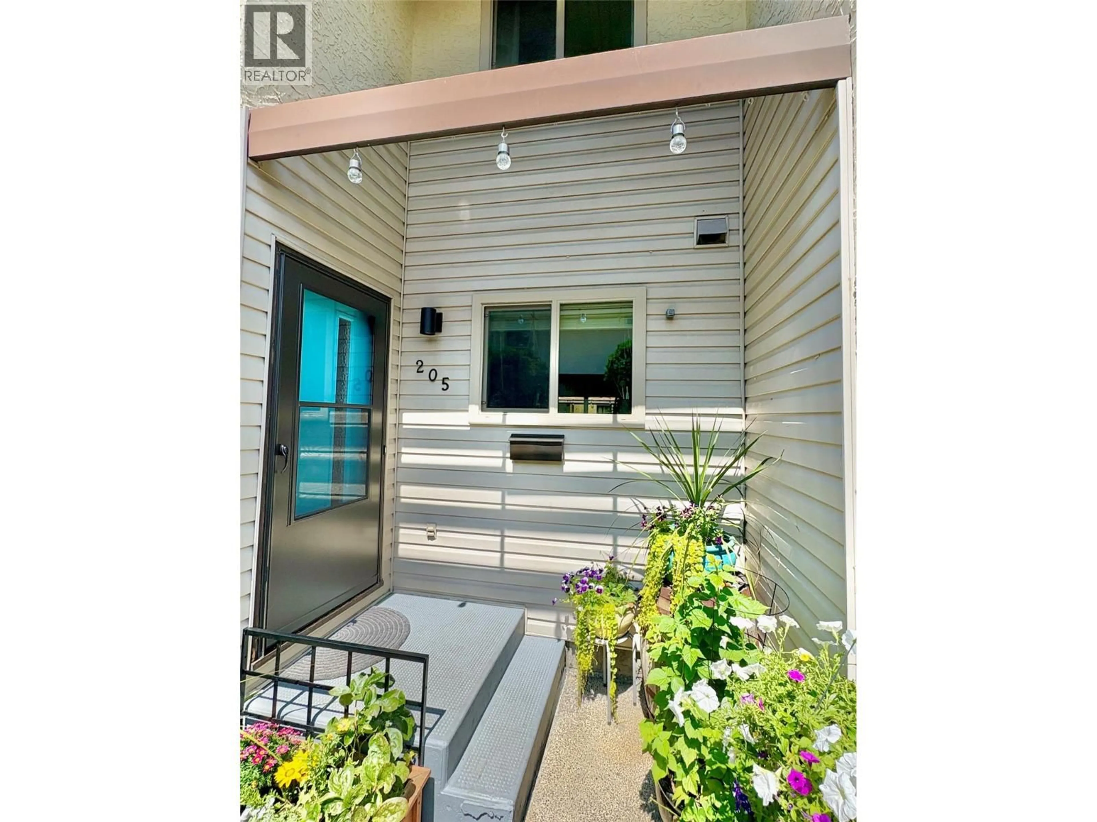 Patio, water/lake/river/ocean view for 205 - 315 PRIMROSE ROAD, Kelowna British Columbia V1X2G6