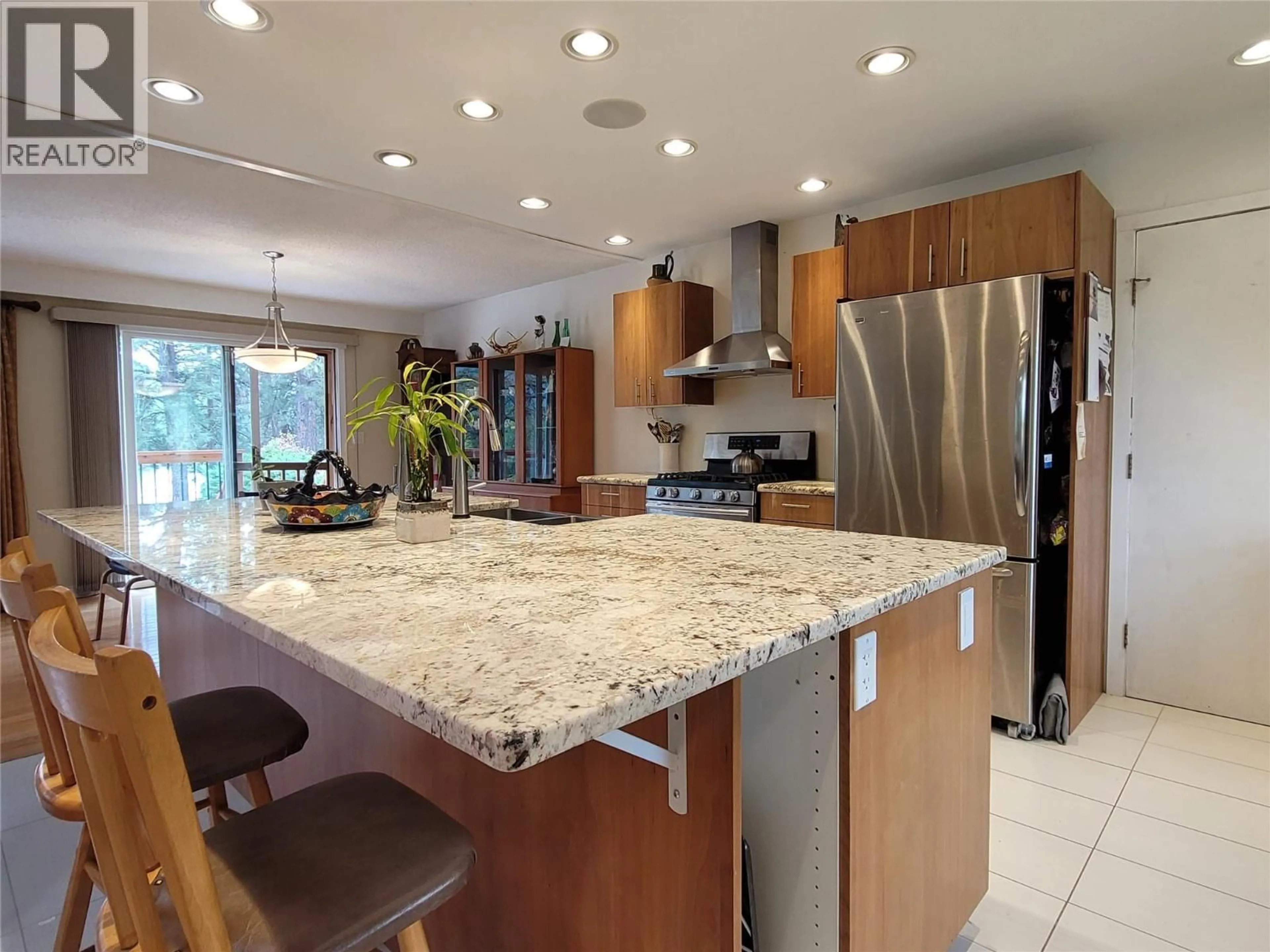 Open concept kitchen, ceramic/tile floor for 3250 HALL FRONTAGE ROAD, Grand Forks British Columbia V0H1H5