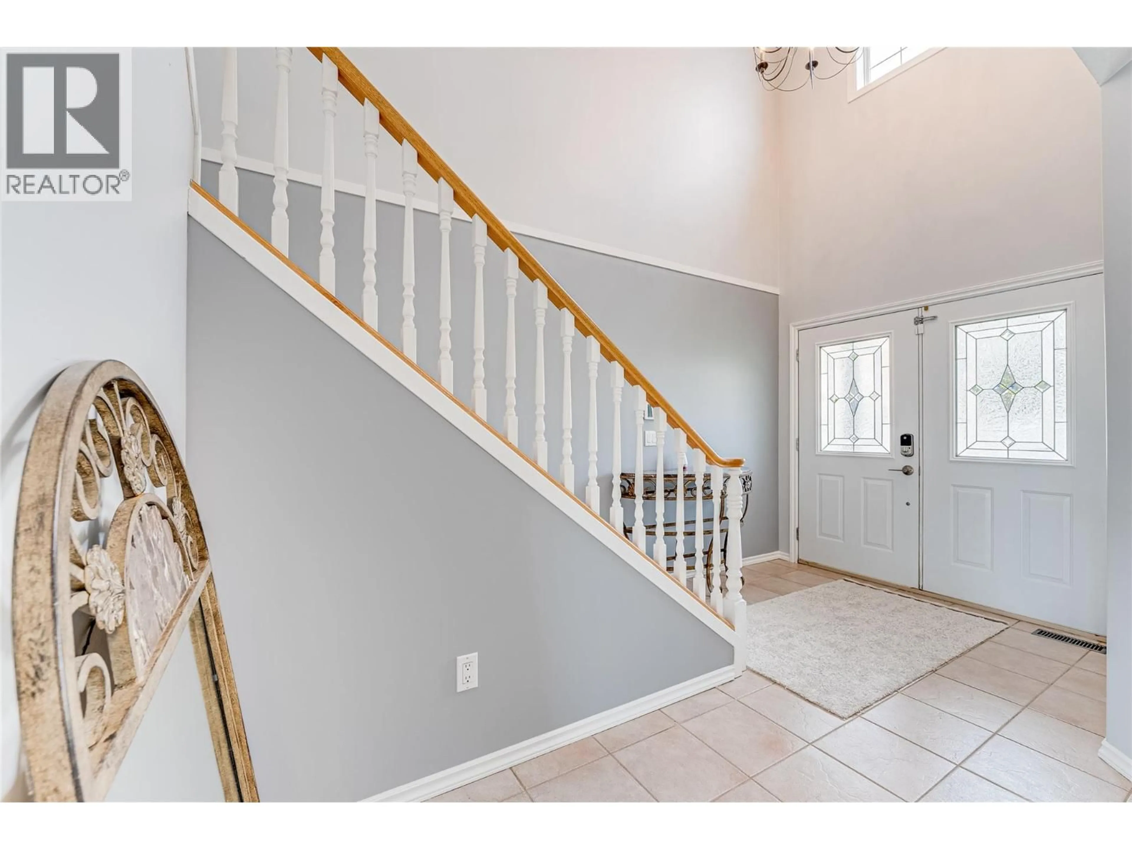 Indoor entryway for 5808 RICHFIELD PLACE, Vernon British Columbia V1H1A6