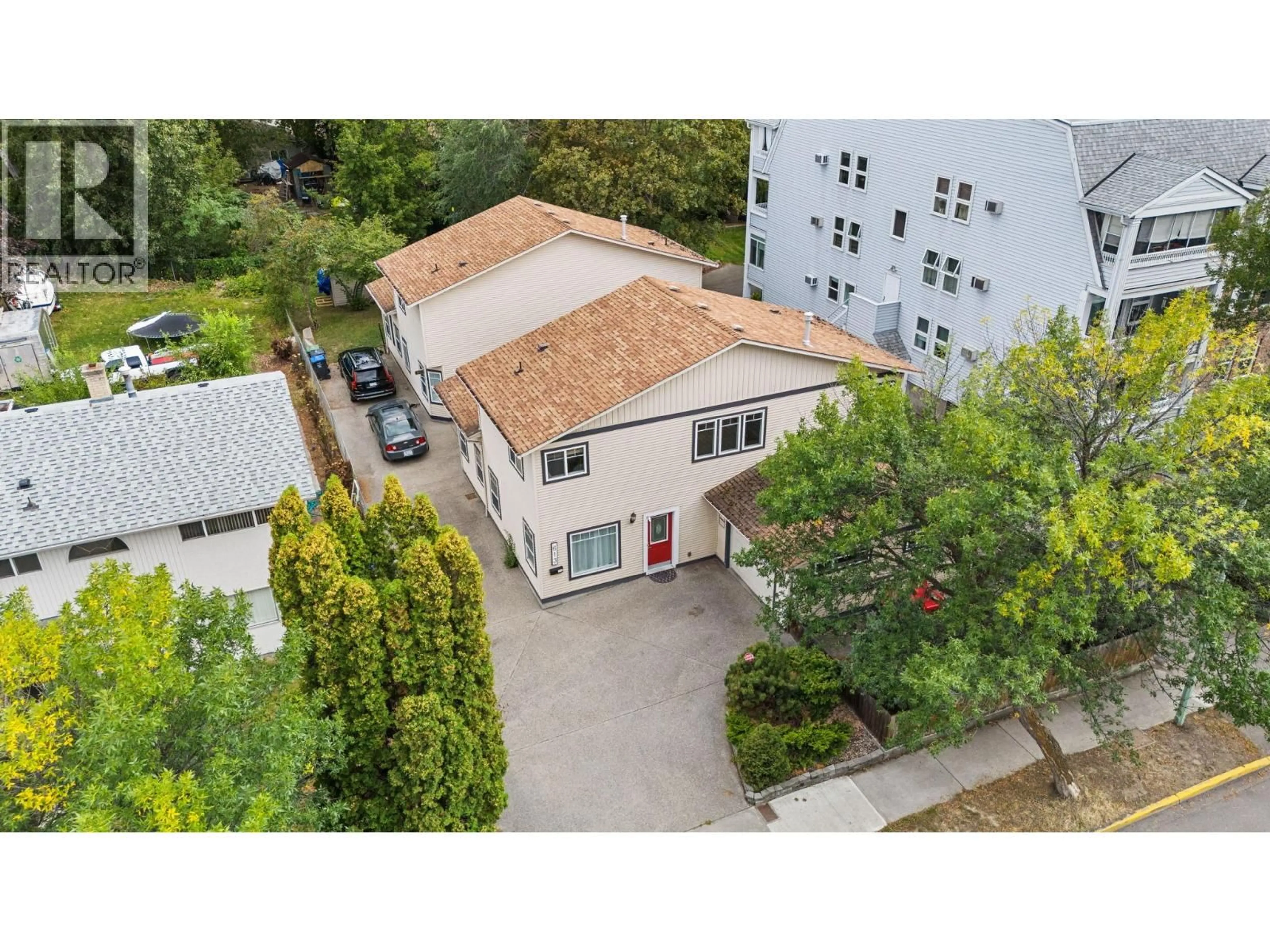 A pic from outside/outdoor area/front of a property/back of a property/a pic from drone, unknown for 613 SUTHERLAND AVENUE, Kelowna British Columbia V1Y5X3