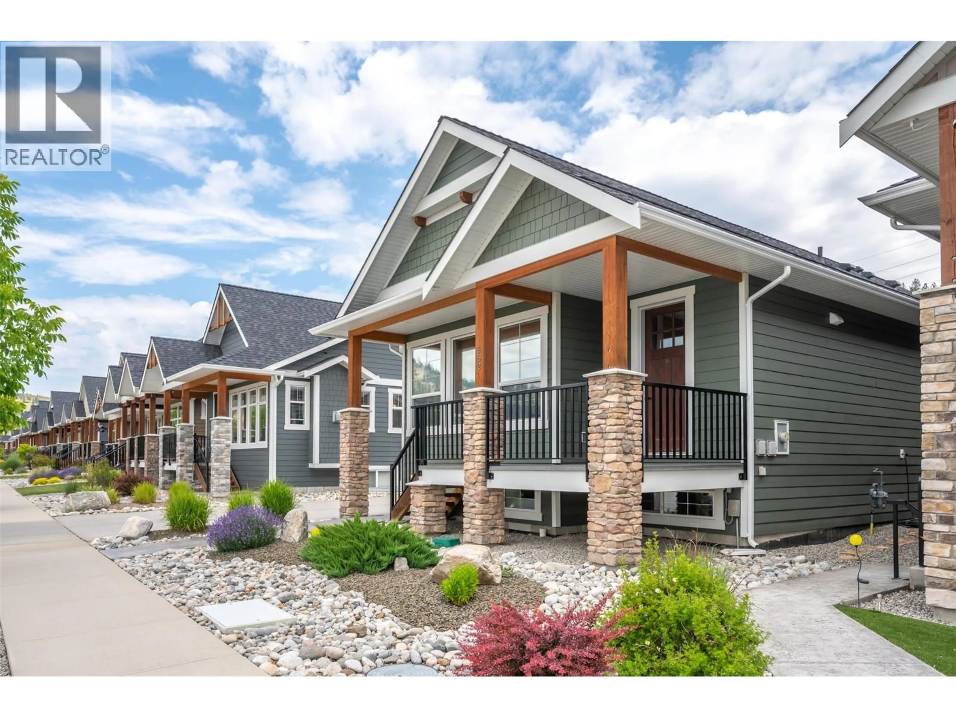 Home with vinyl exterior material, street for 992 HOLDEN ROAD, Penticton British Columbia V2A9G4