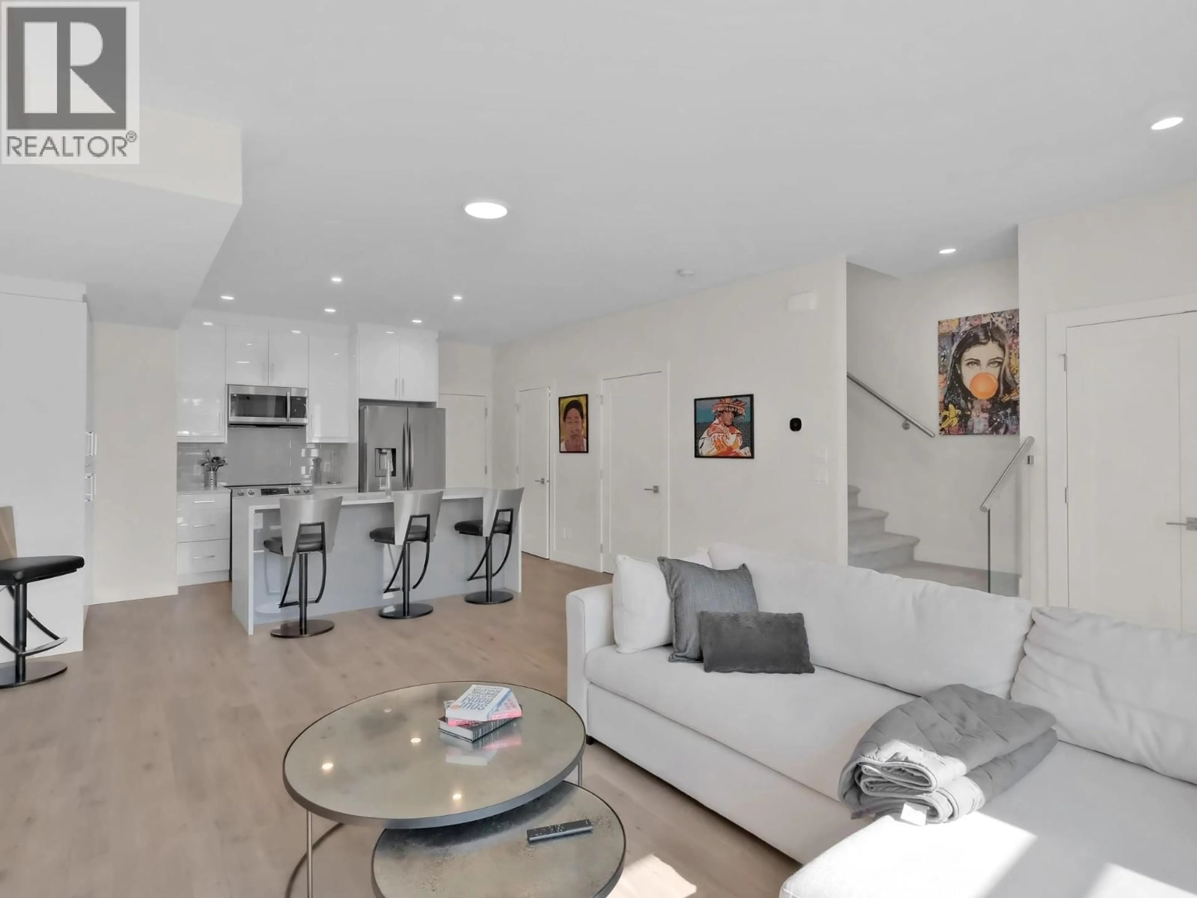 Living room with furniture, unknown for 23 - 115 WYNDHAM CRESCENT, Kelowna British Columbia V1V1Z1