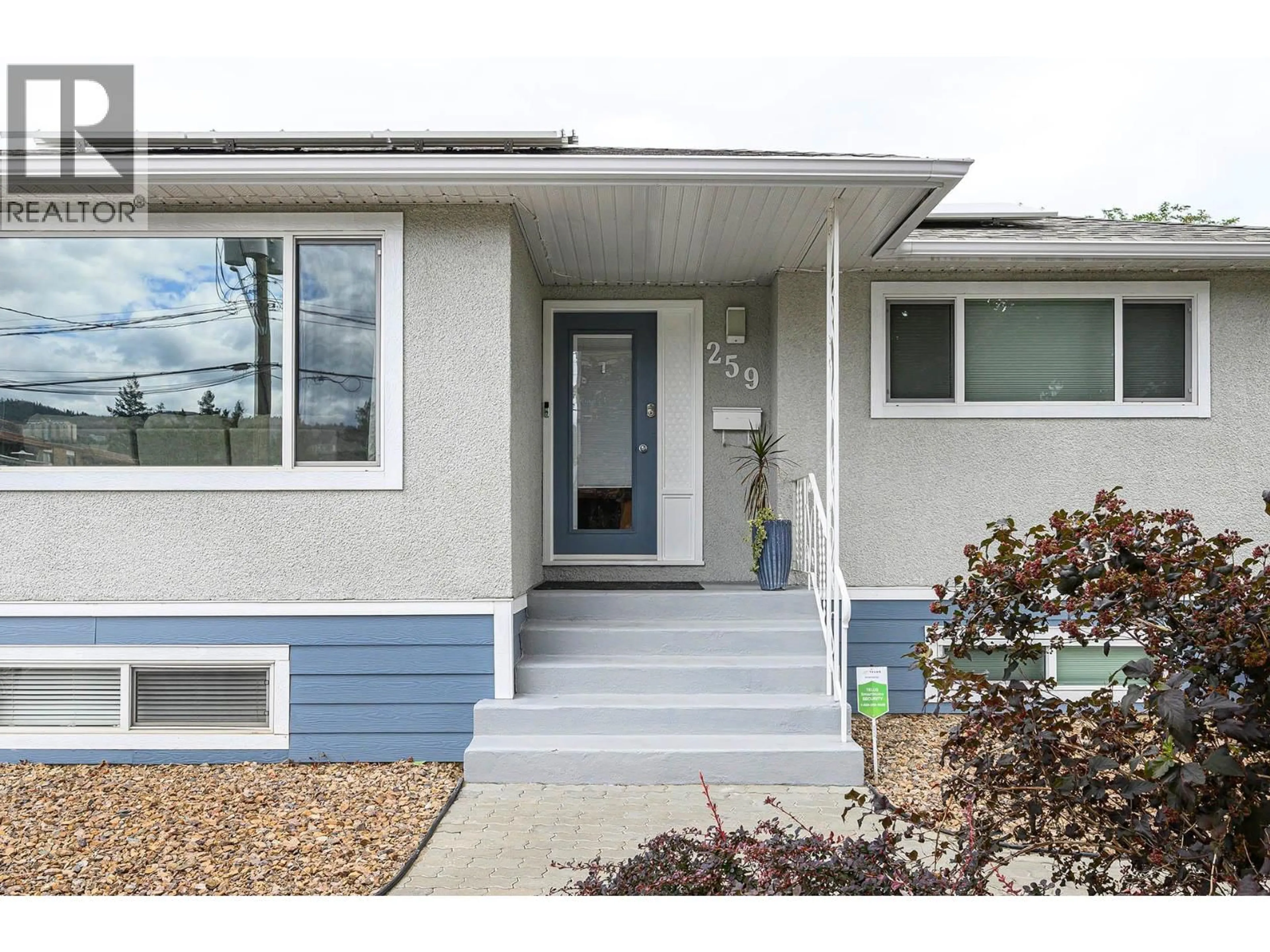 Home with vinyl exterior material, street for 259 BEACH AVENUE, Kamloops British Columbia V2B1C4