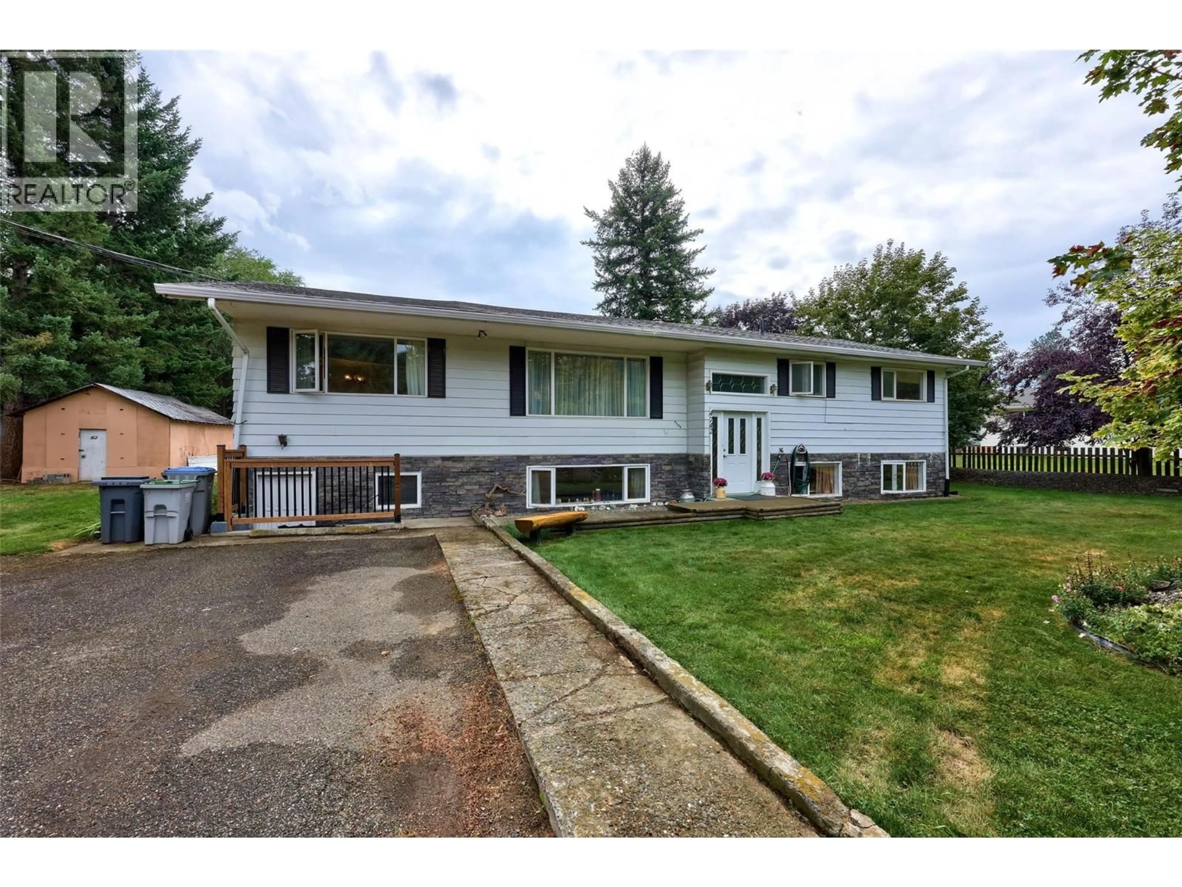 Home with vinyl exterior material, street for 4742 ASPEN PARK DRIVE, Kamloops British Columbia V2H1M5