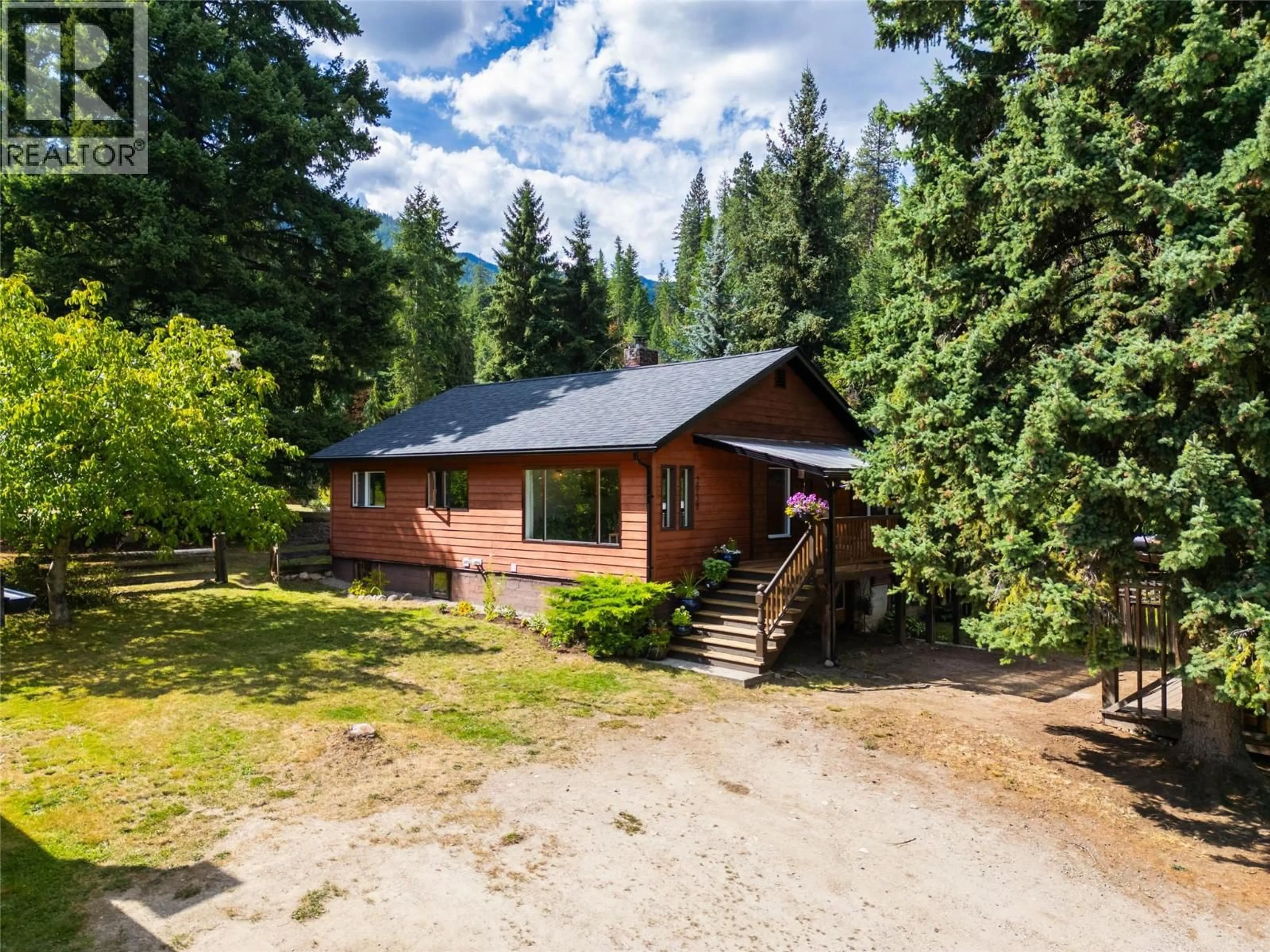A pic from outside/outdoor area/front of a property/back of a property/a pic from drone, unknown for 2938 WORLEY ROAD, Nelson British Columbia V1L6Z9