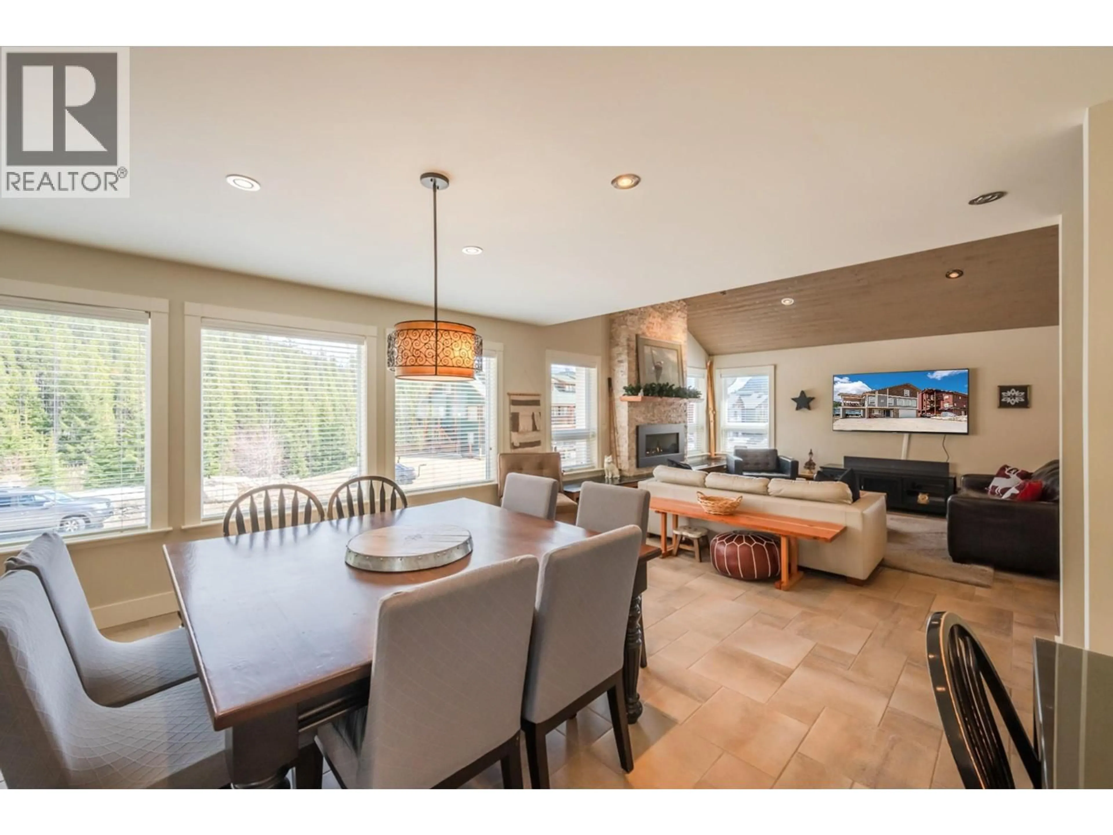 Open concept kitchen, ceramic/tile floor for 152 CLEARVIEW CRESCENT, Penticton British Columbia V0X1K0