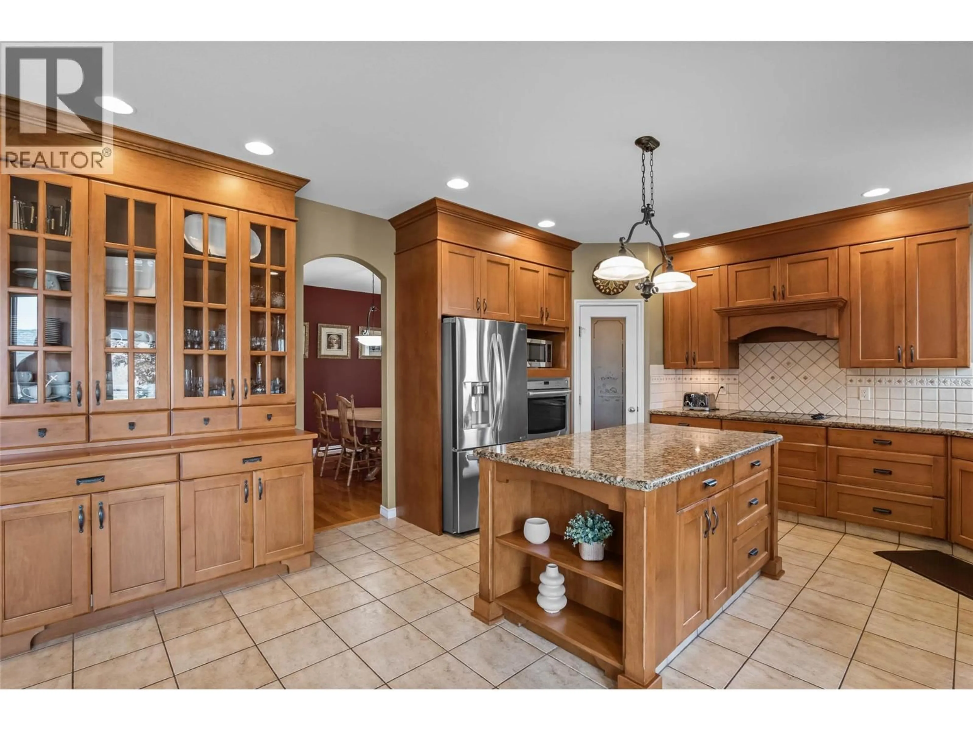 Open concept kitchen, ceramic/tile floor for 877 QUAIL DRIVE, Kamloops British Columbia V2B8P2
