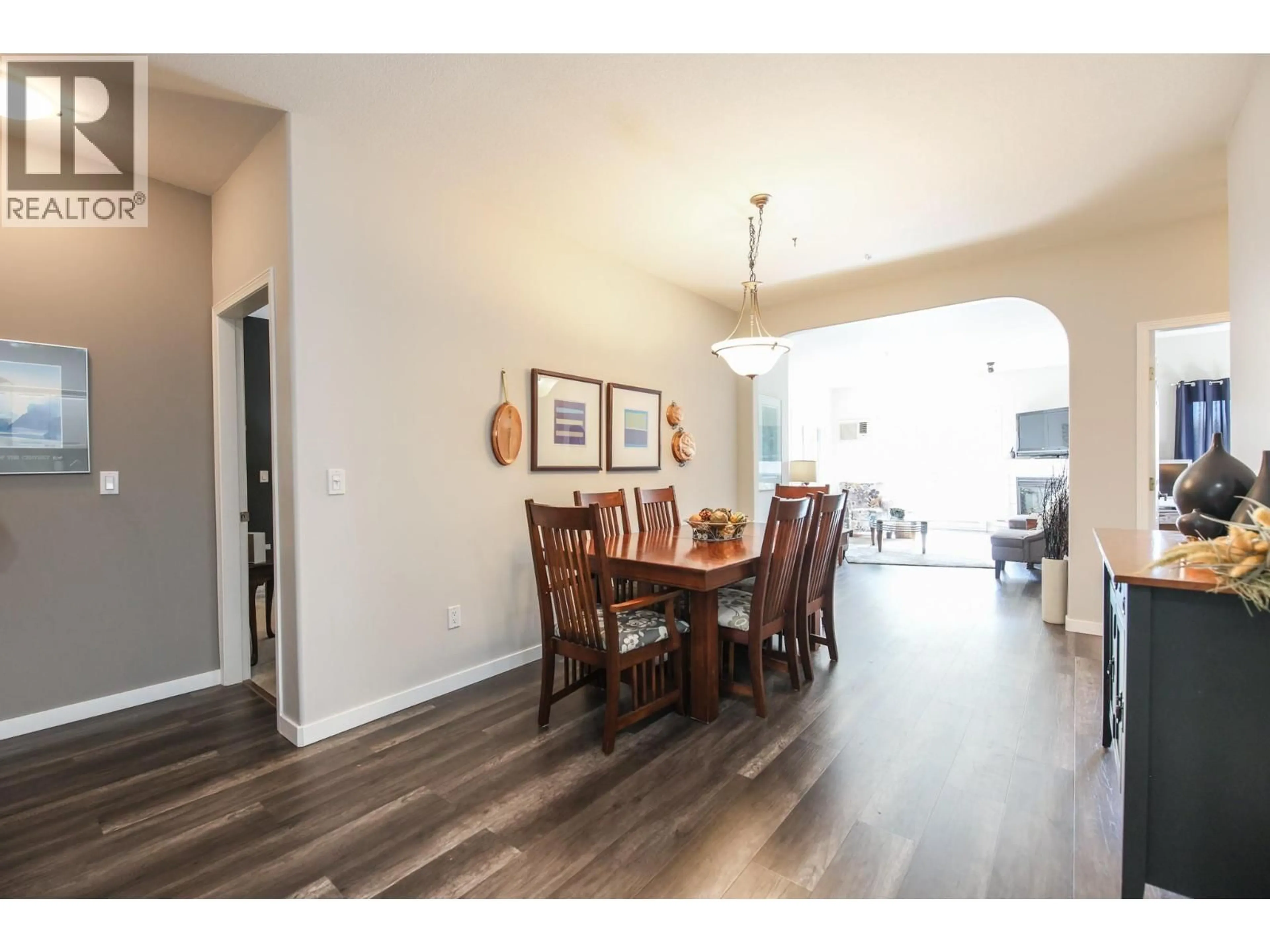 Dining room, wood/laminate floor for 204 - 15 SOLANA KEY COURT, Osoyoos British Columbia V0H1V3