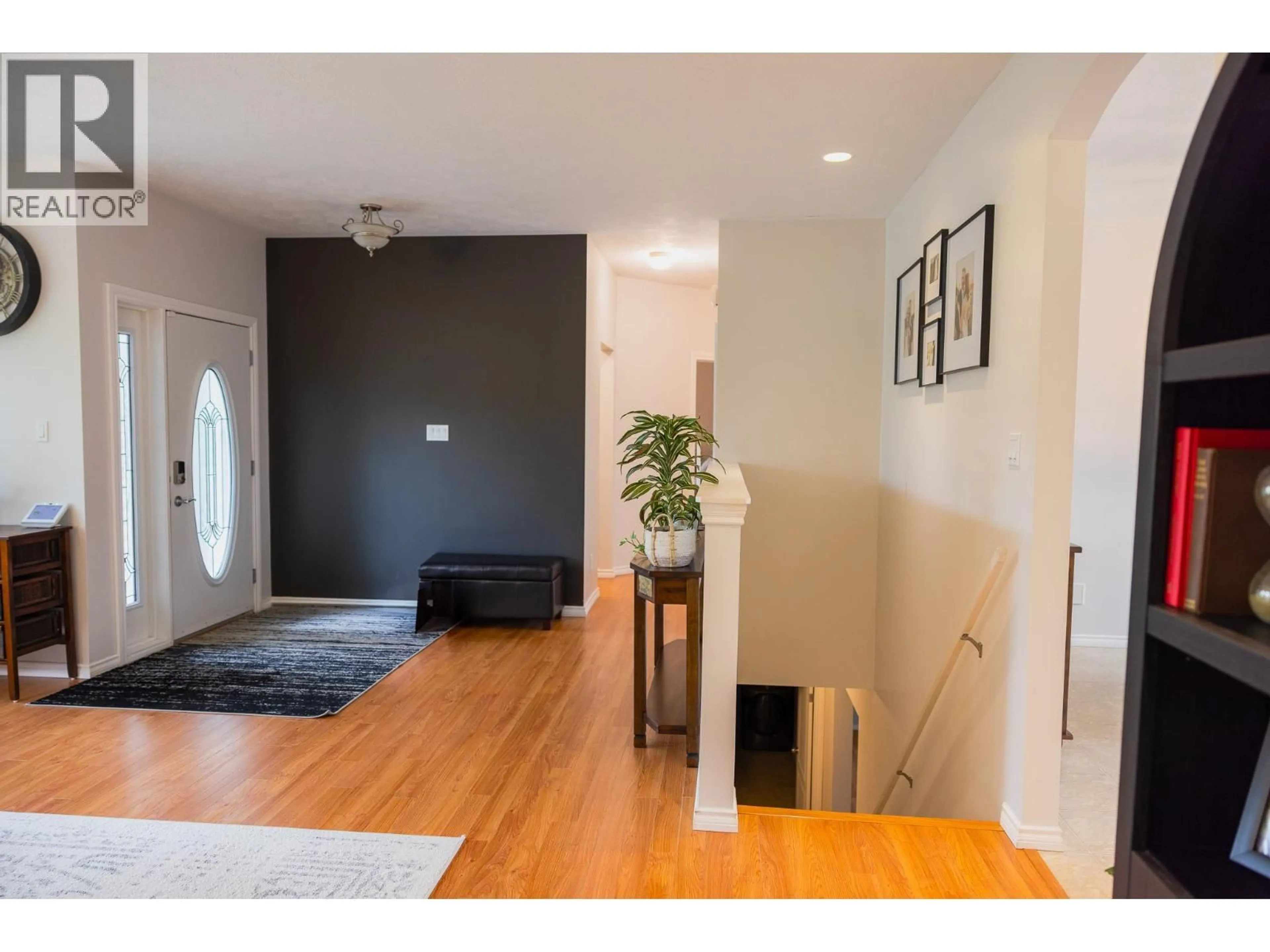 Indoor entryway for 1812 110 AVENUE, Dawson Creek British Columbia V1G0A3