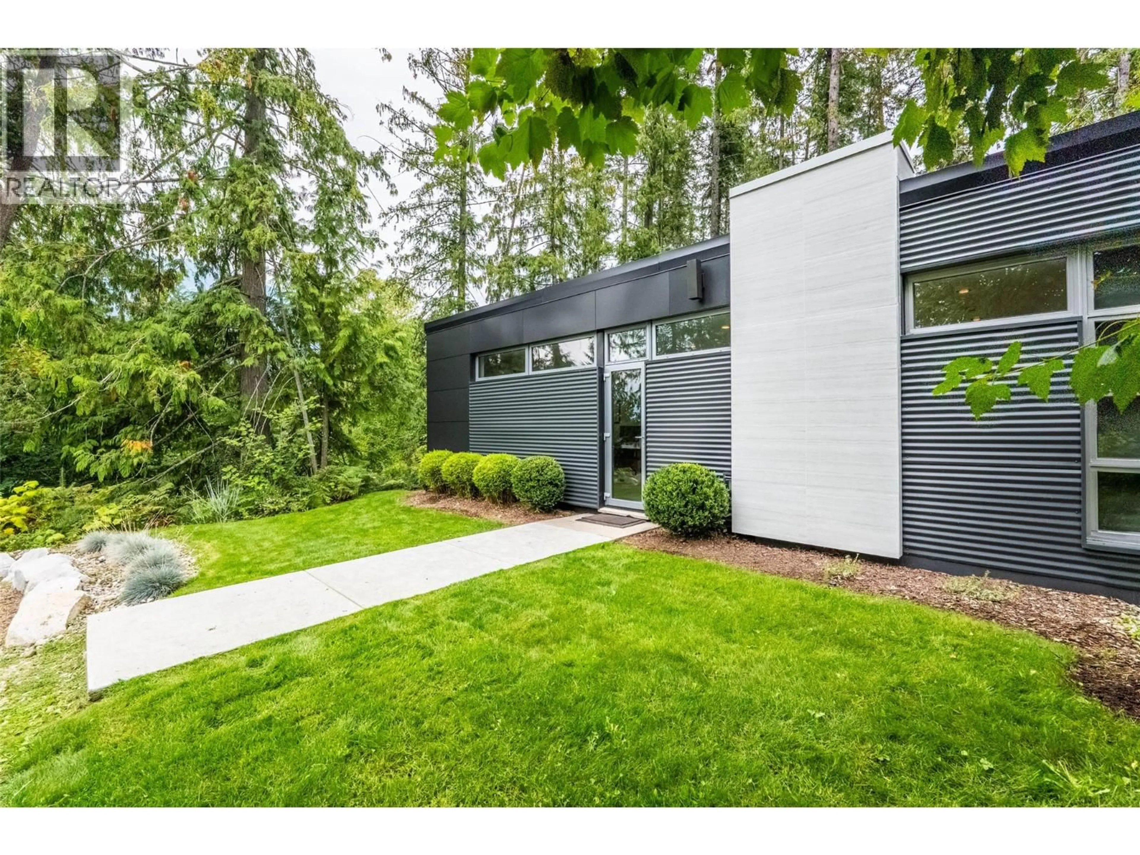 Home with vinyl exterior material, unknown for 183-191 KOOTENAY LAKE ROAD, Procter British Columbia V1L0B6