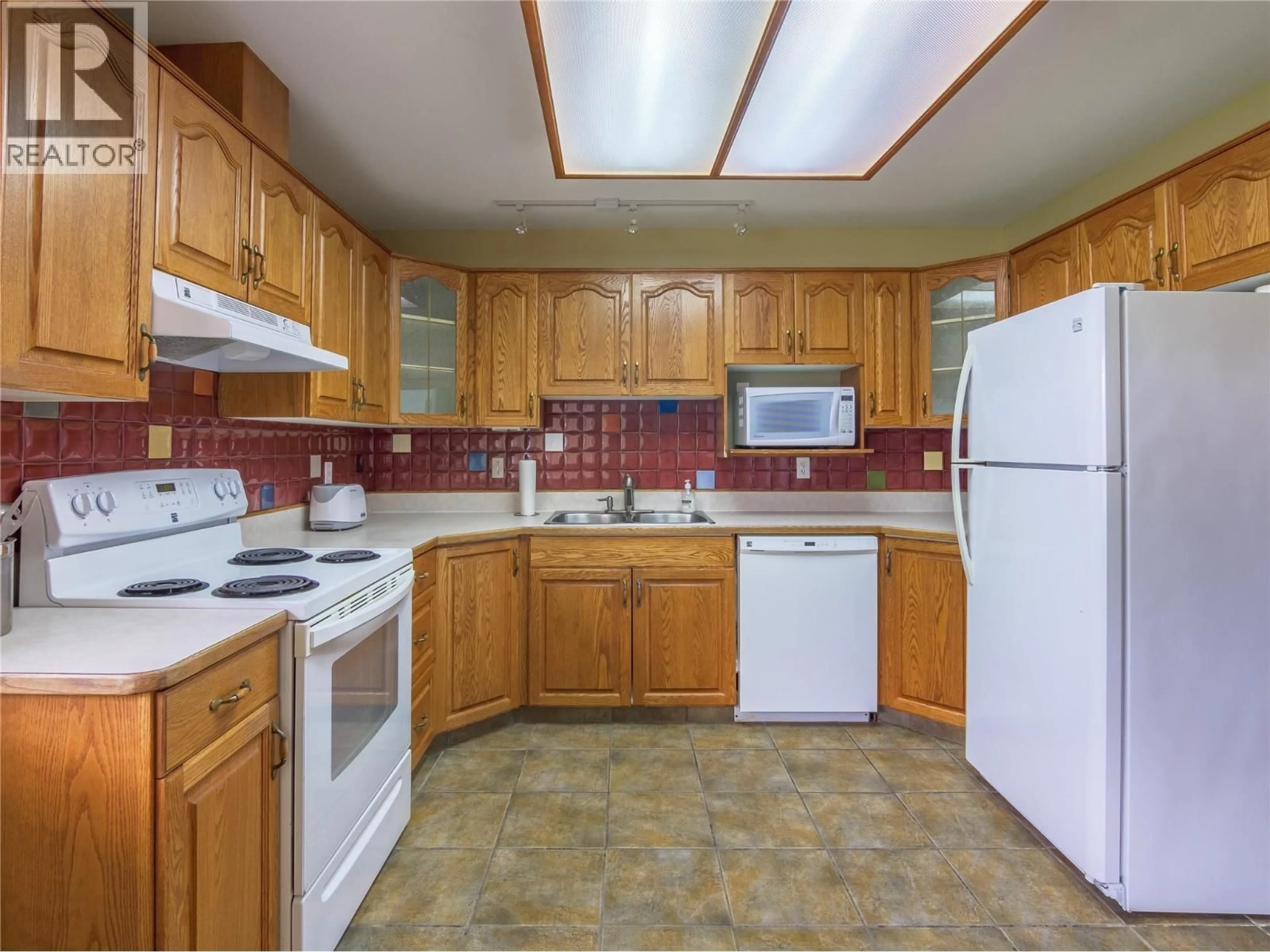 Standard kitchen, unknown for 2 - 115 REDWING PLACE, Oliver British Columbia V0H1T4