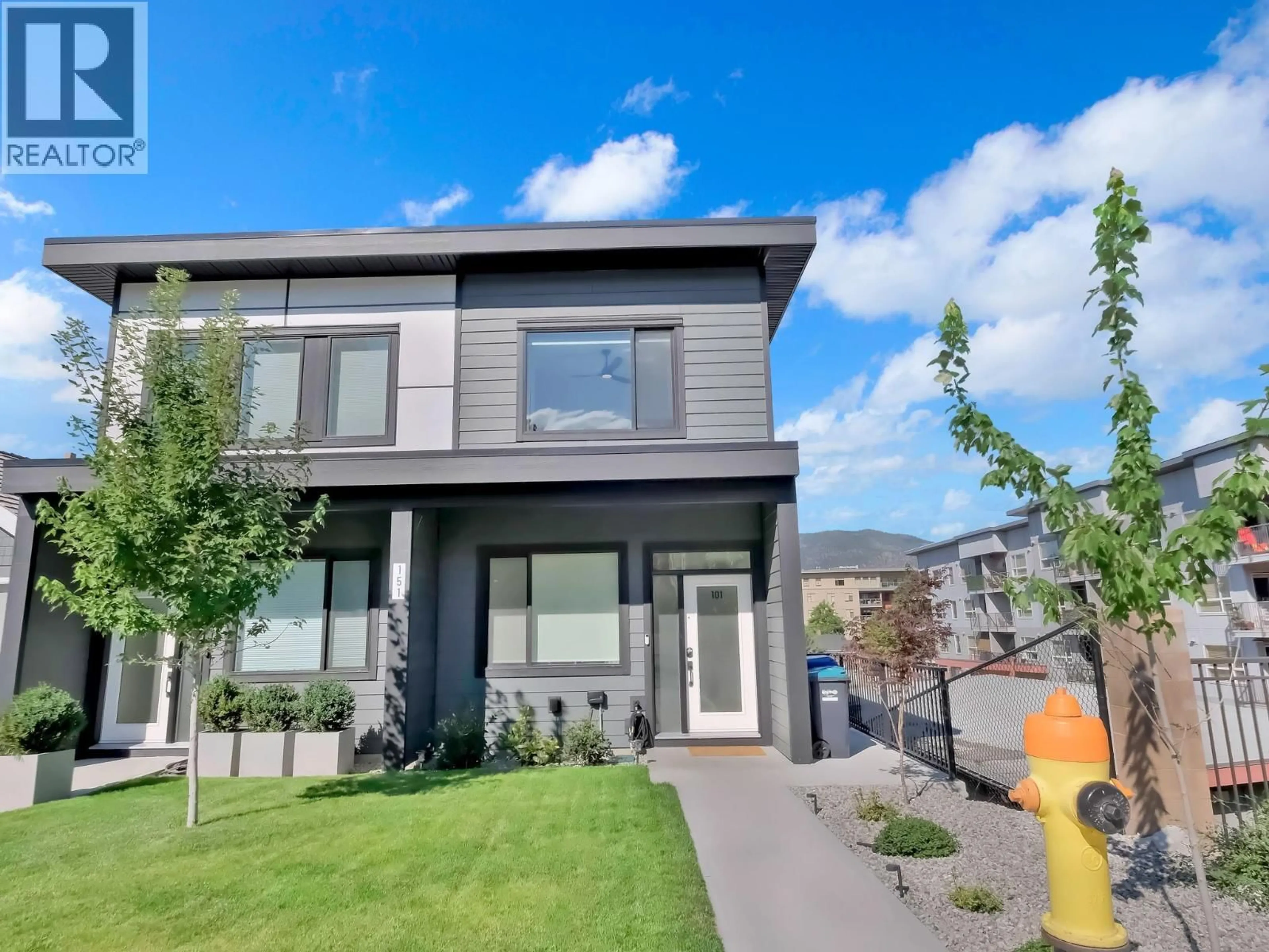 Home with vinyl exterior material, street for 101 - 151 ABBOTT STREET, Penticton British Columbia V2A4J3