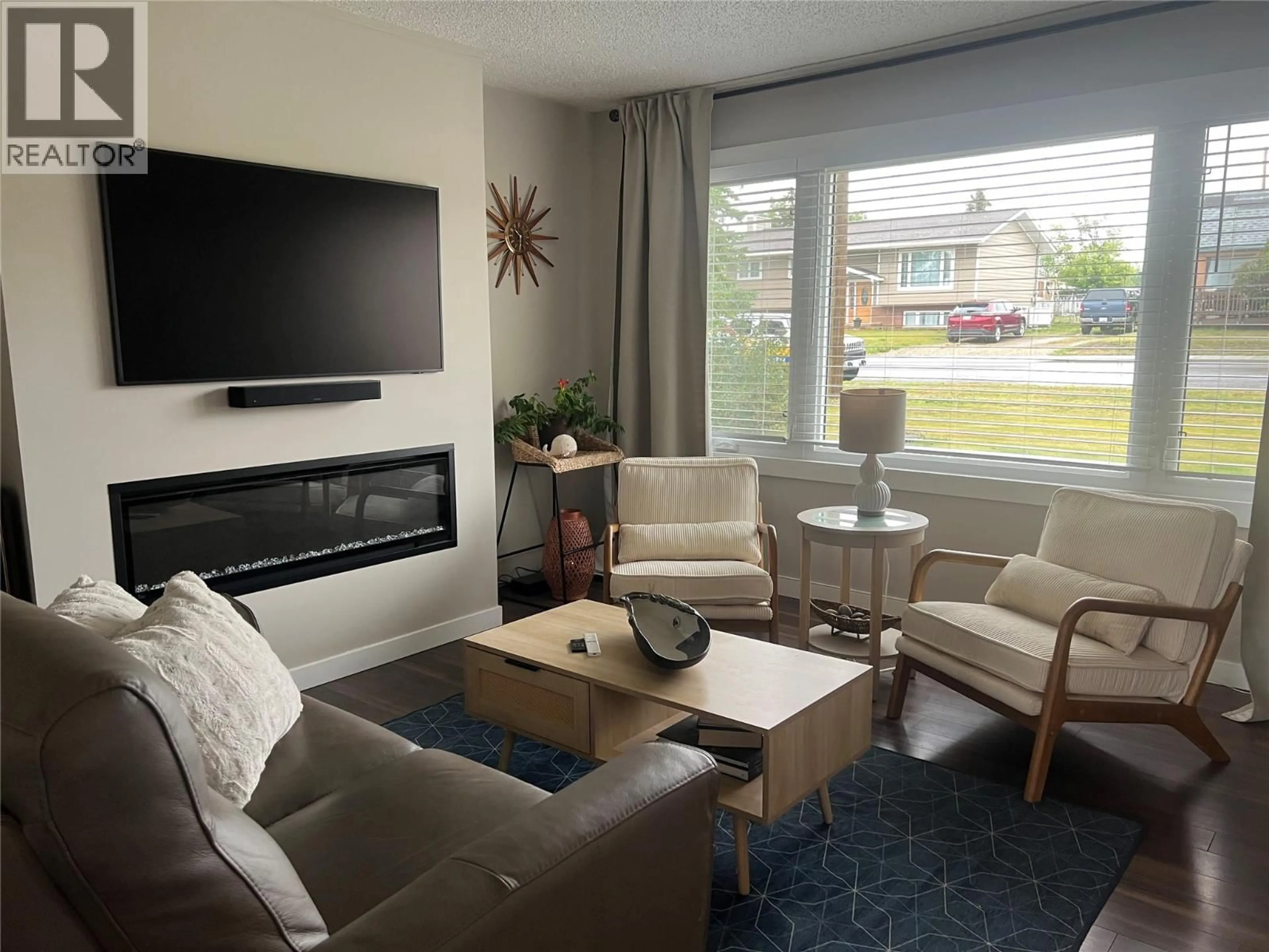 Living room with furniture, unknown for 1121 96 AVENUE, Dawson Creek British Columbia V1G1L2