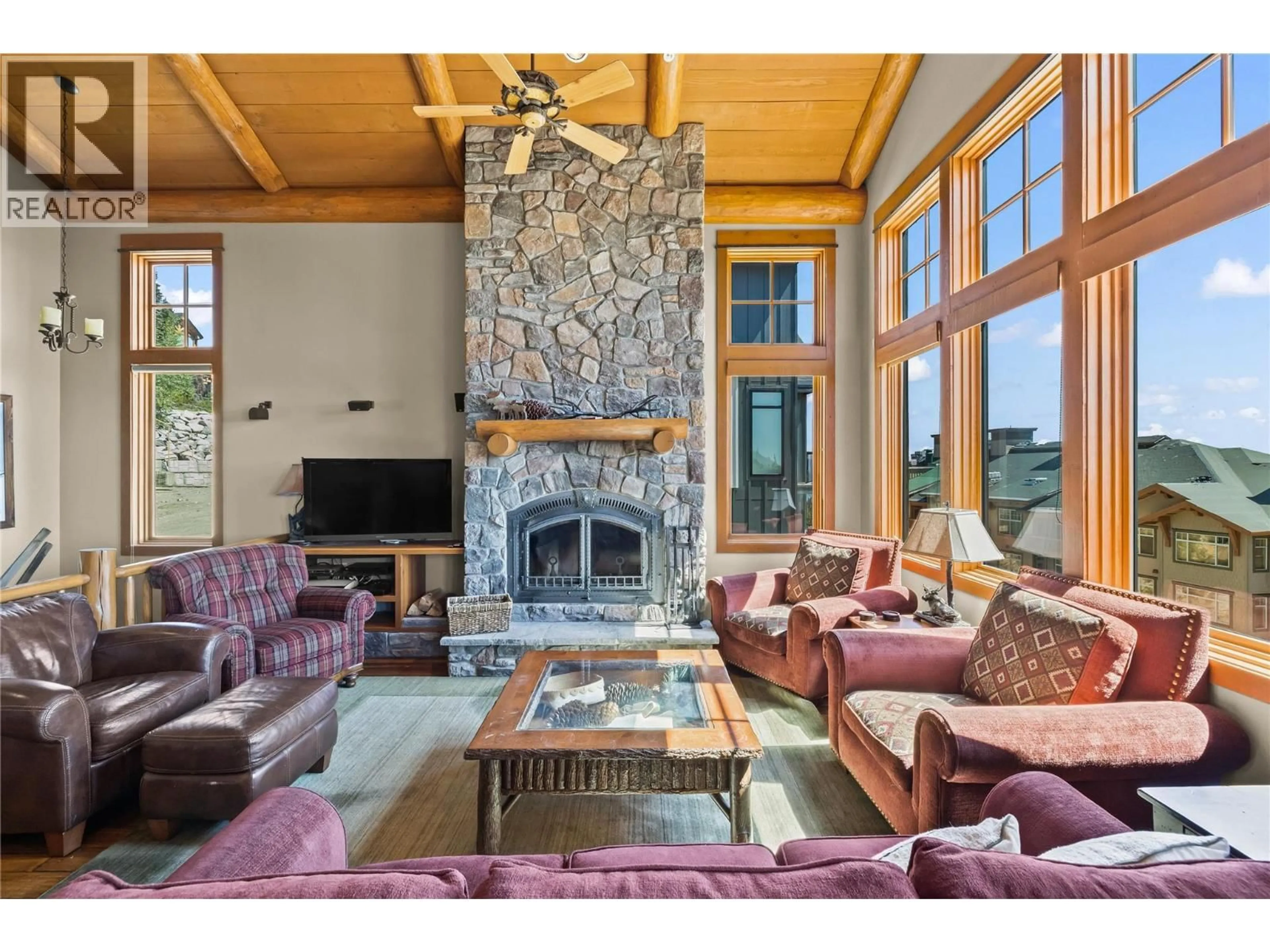 Living room with furniture, unknown for 7 - 255 FEATHERTOP WAY, Kelowna British Columbia V1P1P3