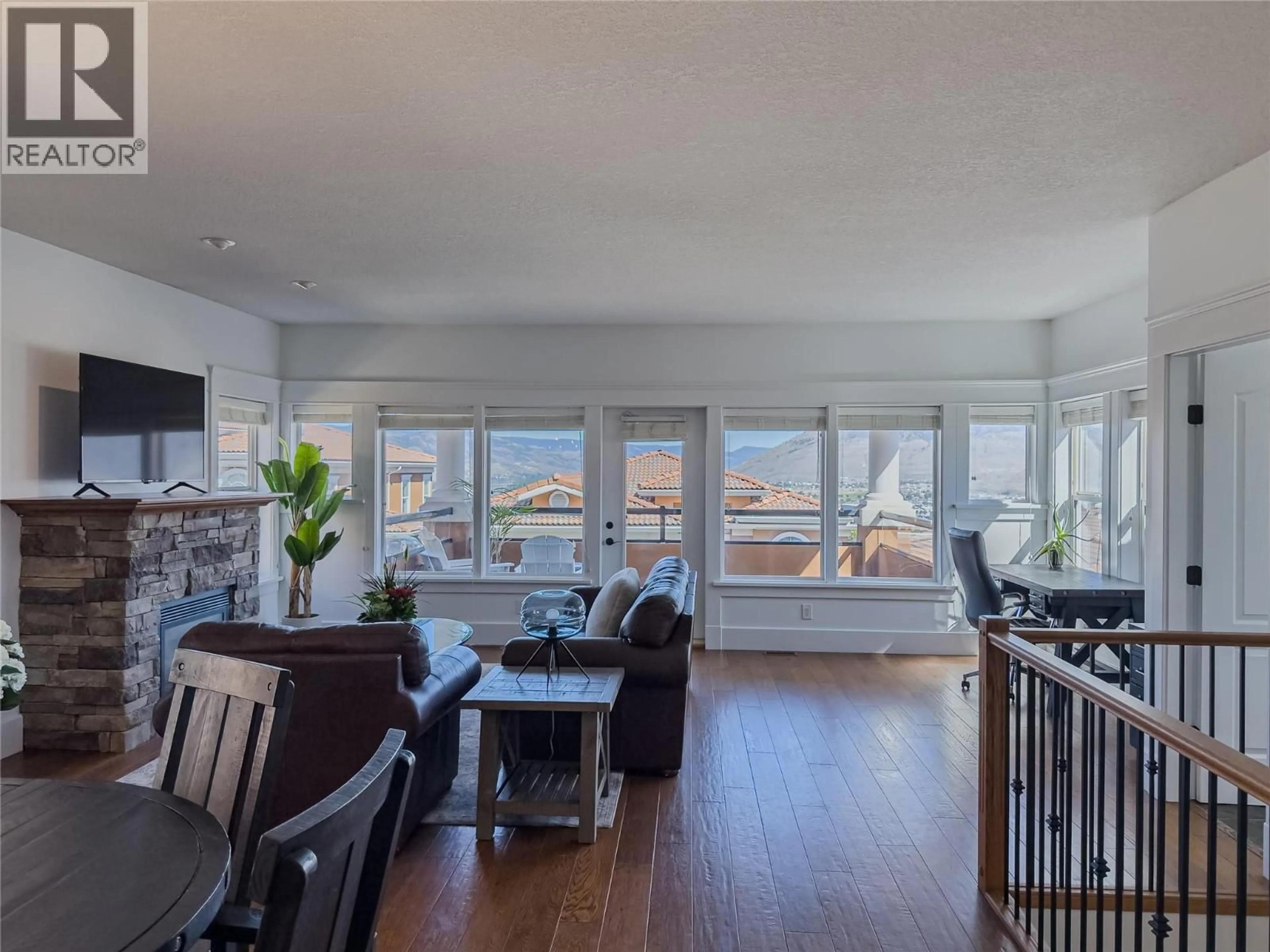 Living room with furniture, wood/laminate floor for 13 - 875 SAHALI TERRACE, Kamloops British Columbia V2C6W8