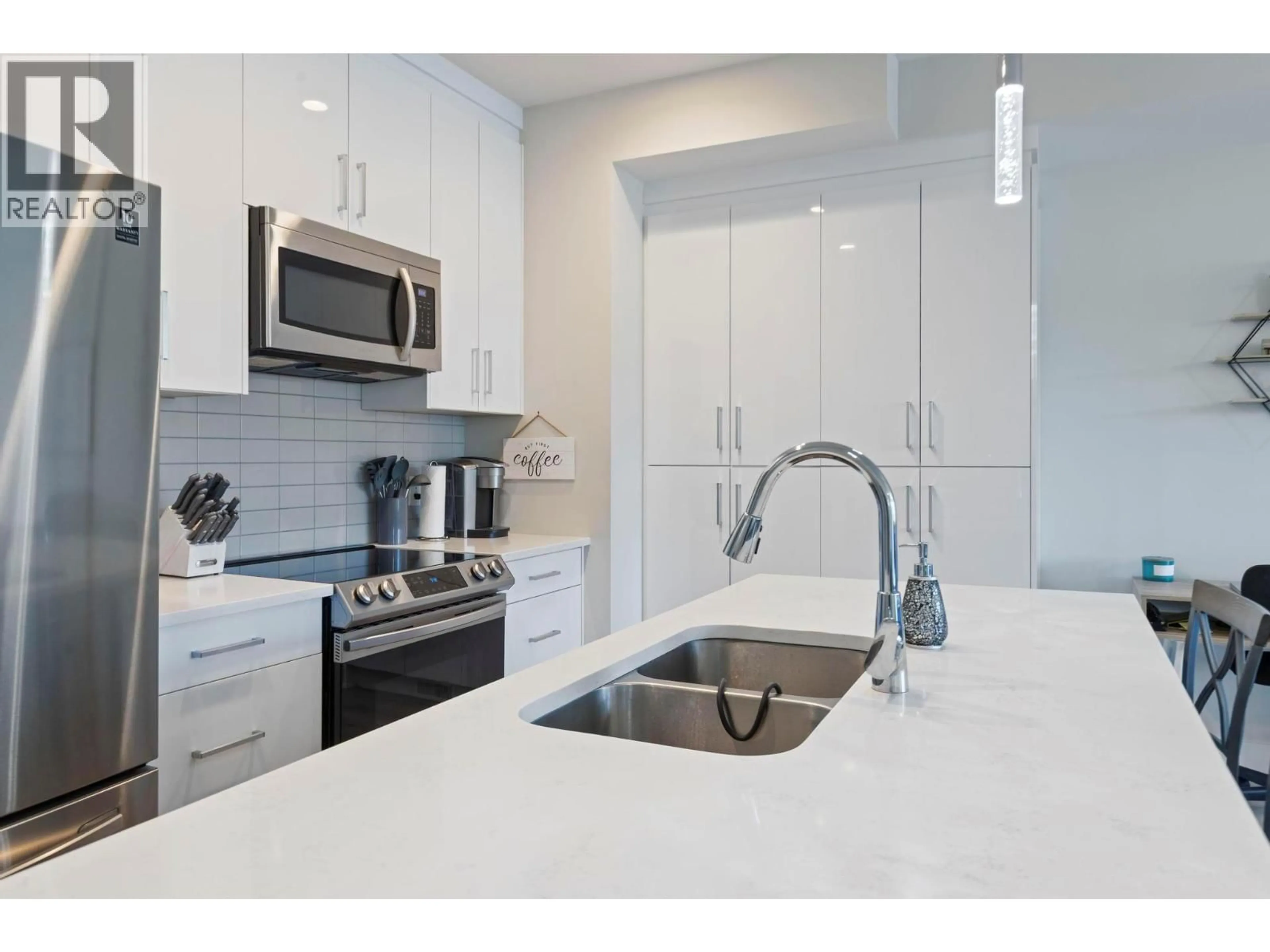 Unknown for 6 - 115 WYNDHAM CRESCENT, Kelowna British Columbia V1V2E8
