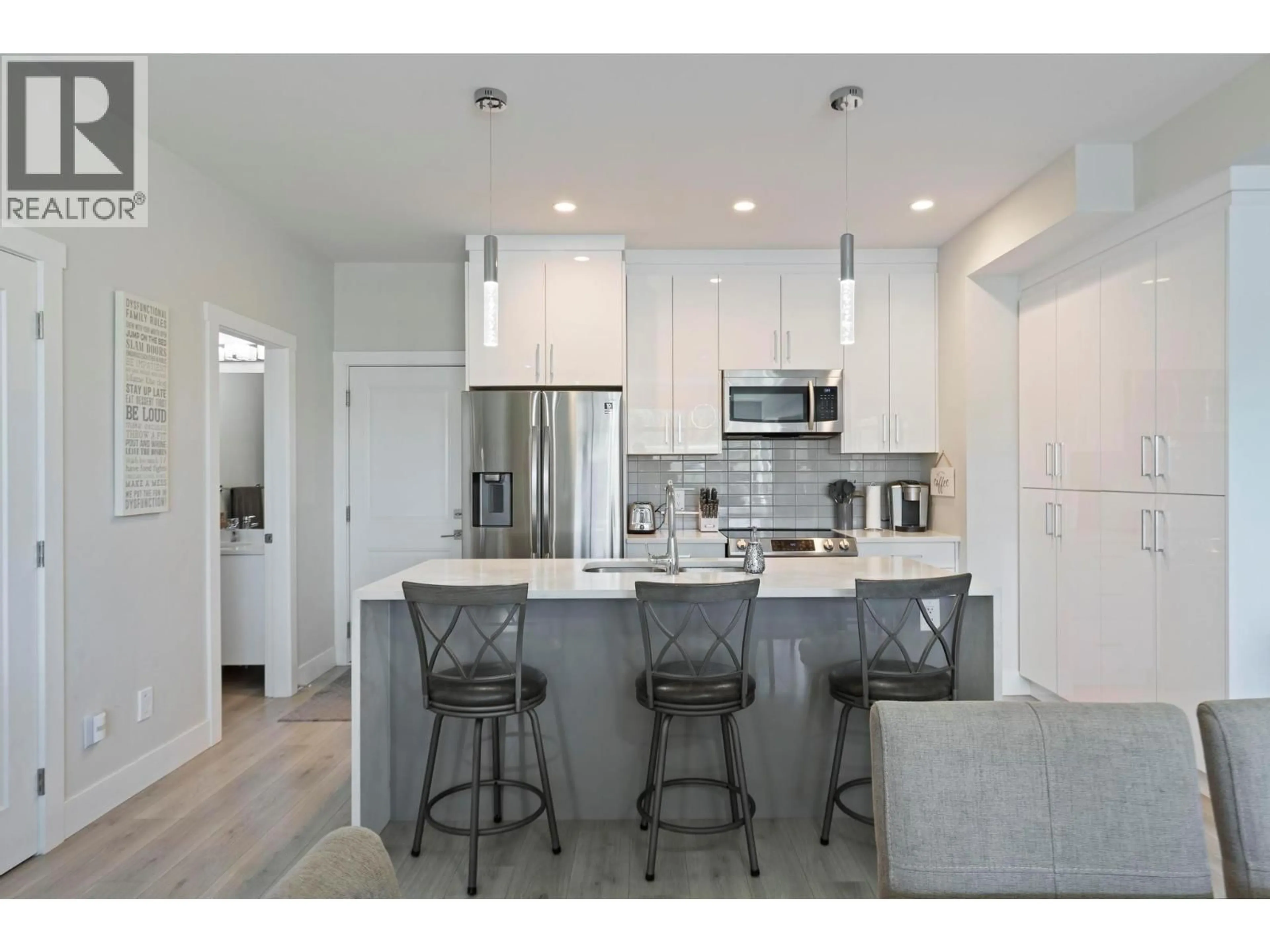 Open concept kitchen, unknown for 6 - 115 WYNDHAM CRESCENT, Kelowna British Columbia V1V2E8