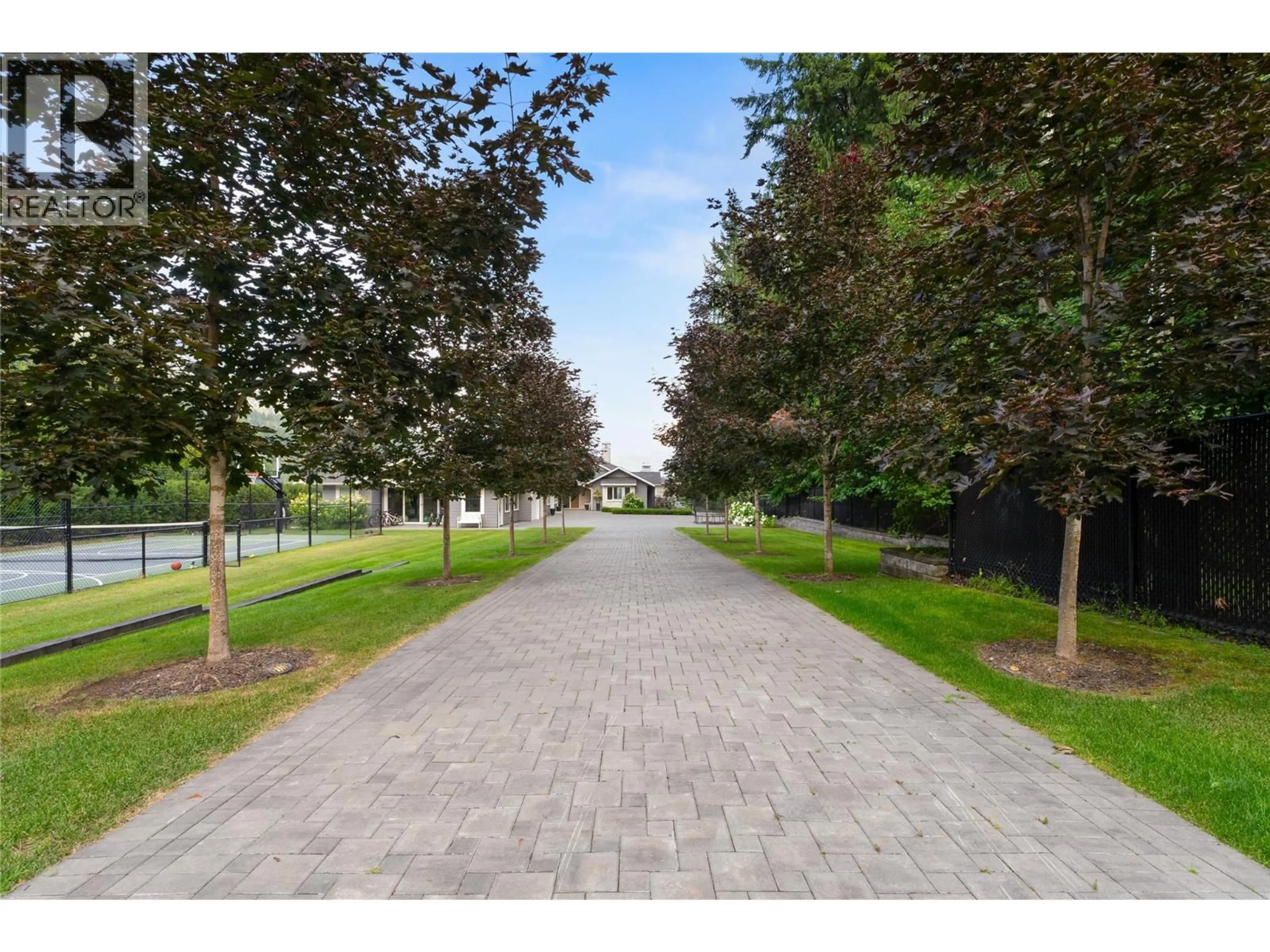 A pic from outside/outdoor area/front of a property/back of a property/a pic from drone, street for 2506 WELCH PLACE, Magna Bay British Columbia V0E1M7