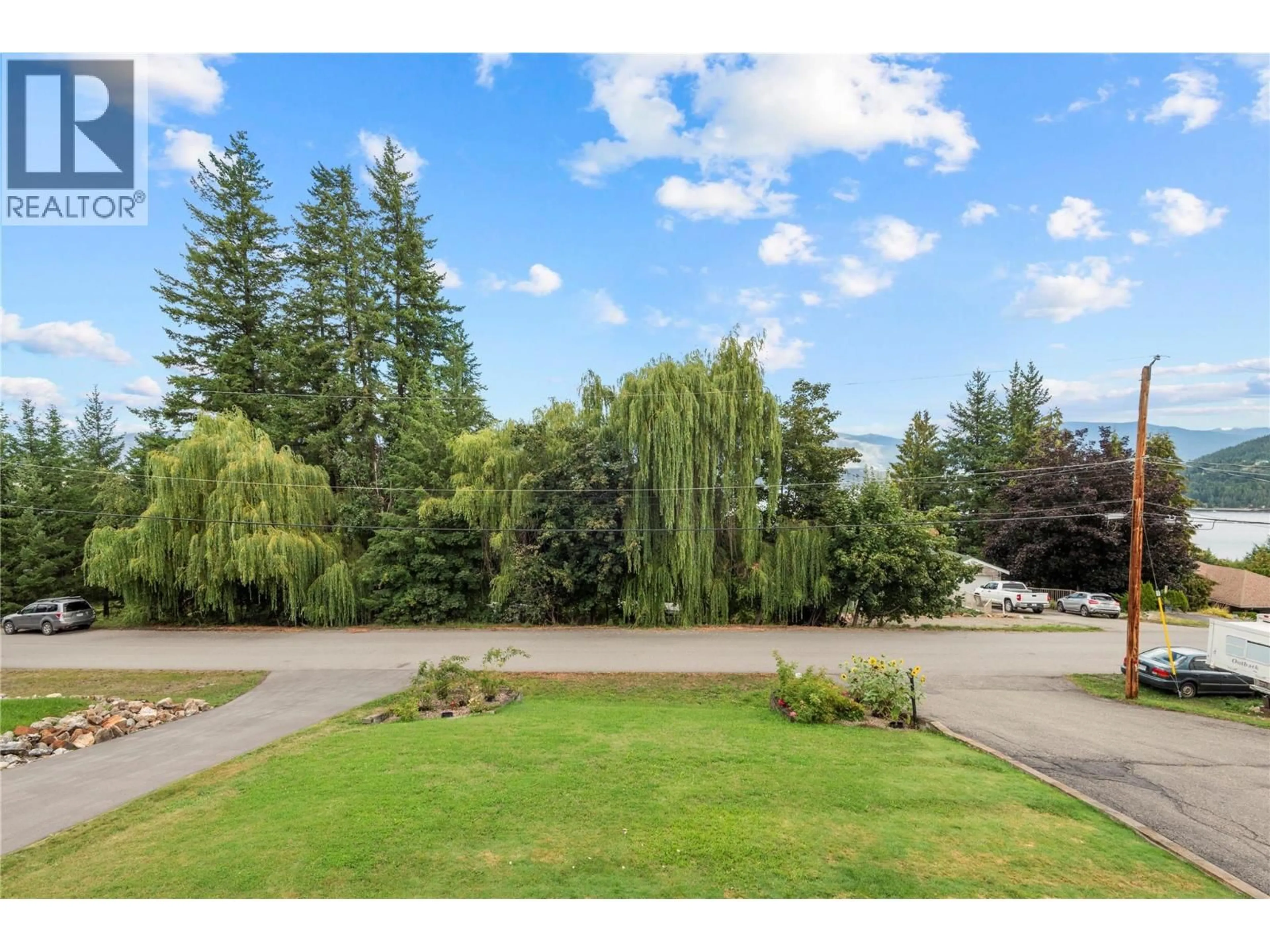 A pic from outside/outdoor area/front of a property/back of a property/a pic from drone, water/lake/river/ocean view for 2264 LAKEVIEW DRIVE, Sorrento British Columbia V0E2W2