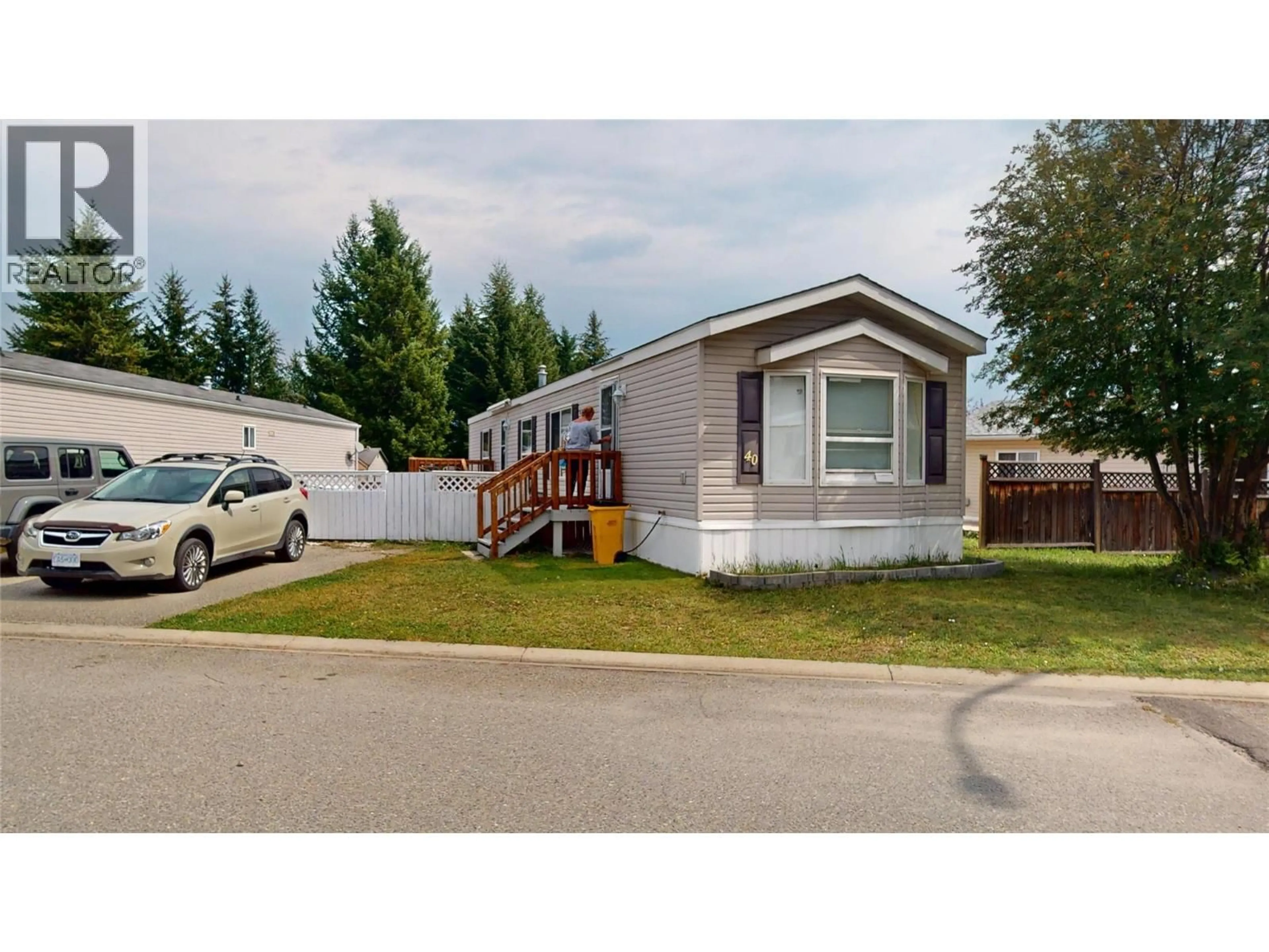 Home with vinyl exterior material, street for 40 - 2321 INDUSTRIAL ROAD, Cranbrook British Columbia V1C6H3