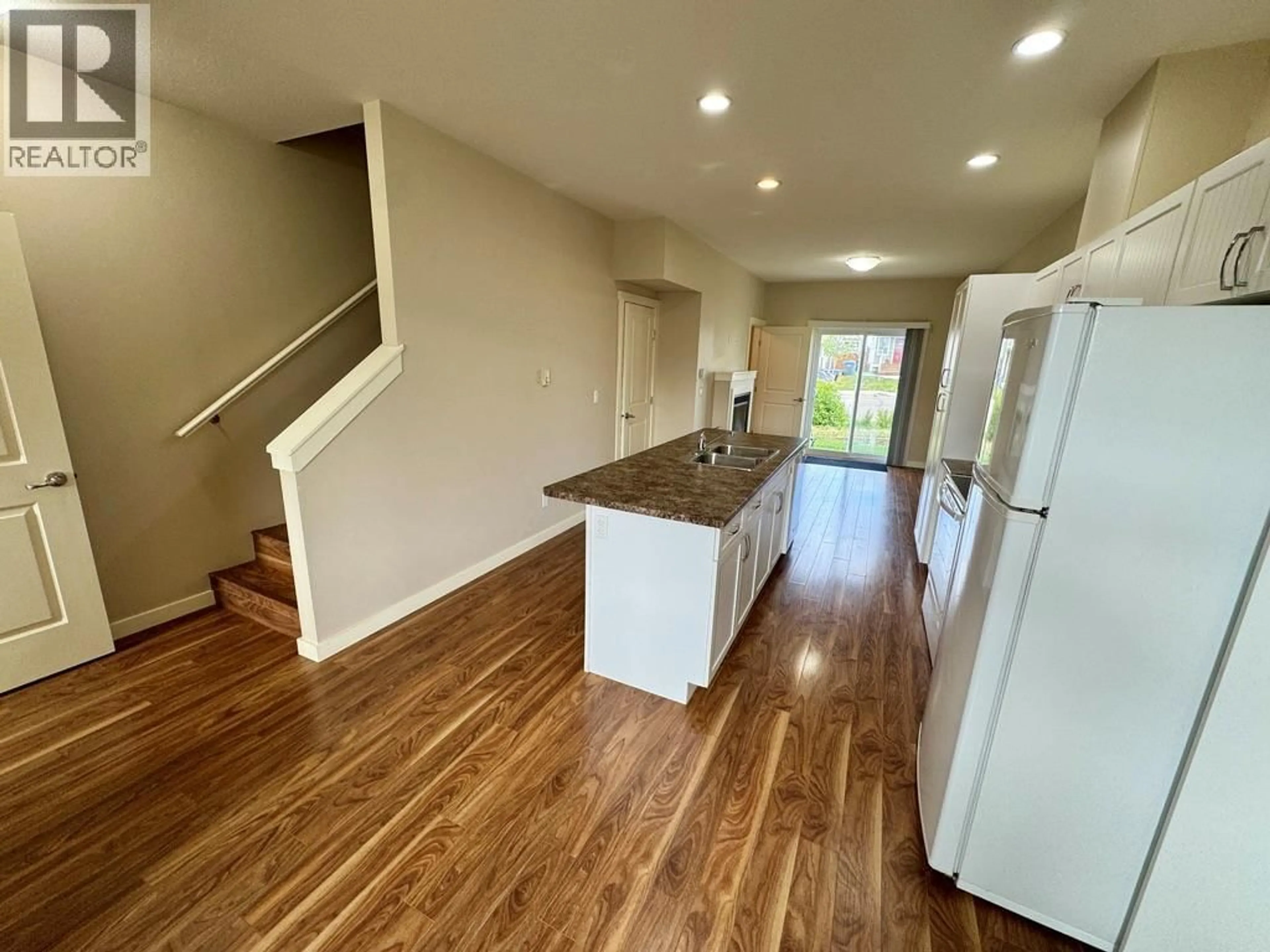 Open concept kitchen, unknown for 503 - 1617 88 AVENUE, Dawson Creek British Columbia V1G0E8