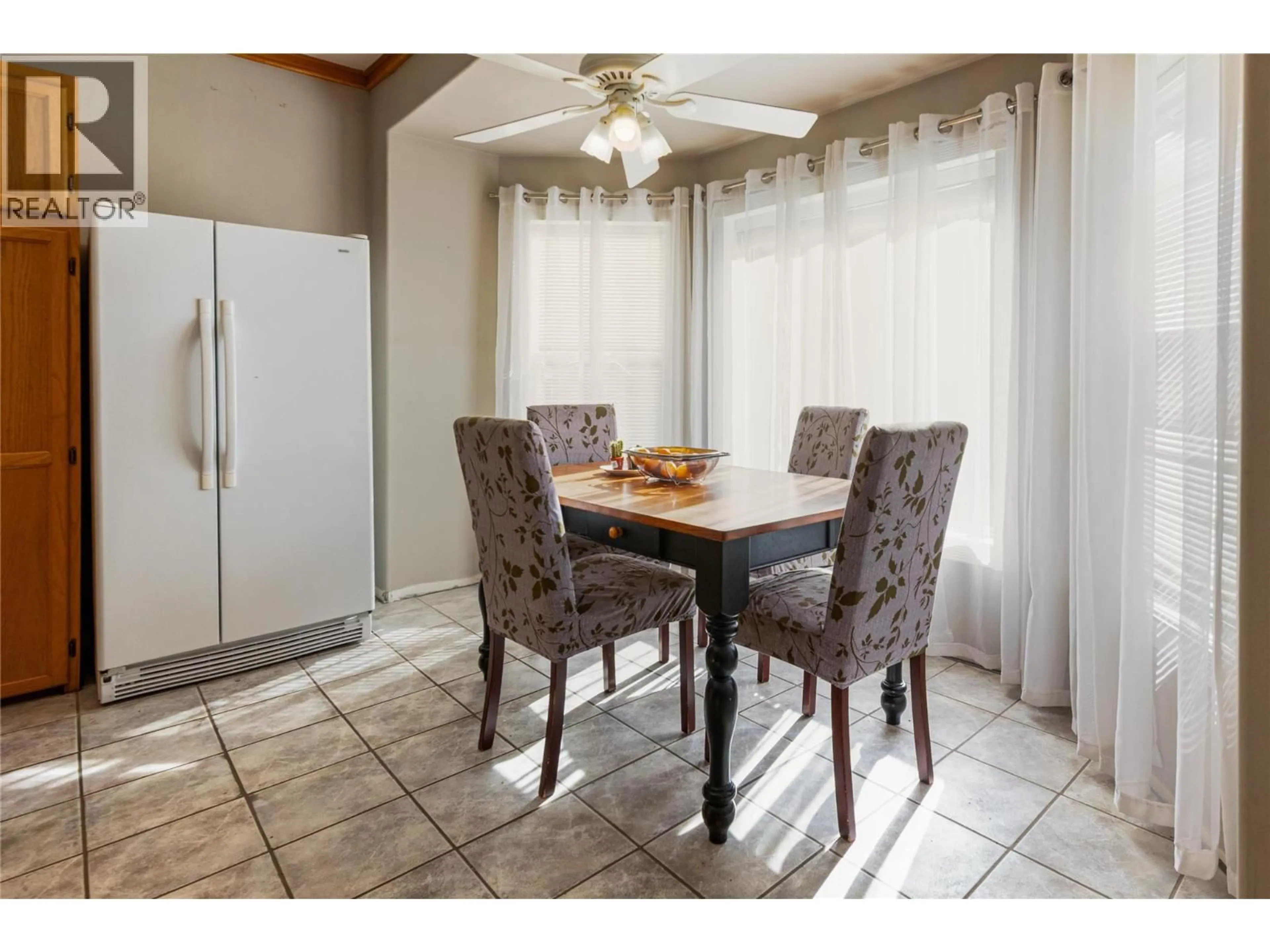 Dining room, ceramic/tile floor for 7630 97A HIGHWAY, Mara British Columbia V0E2K0
