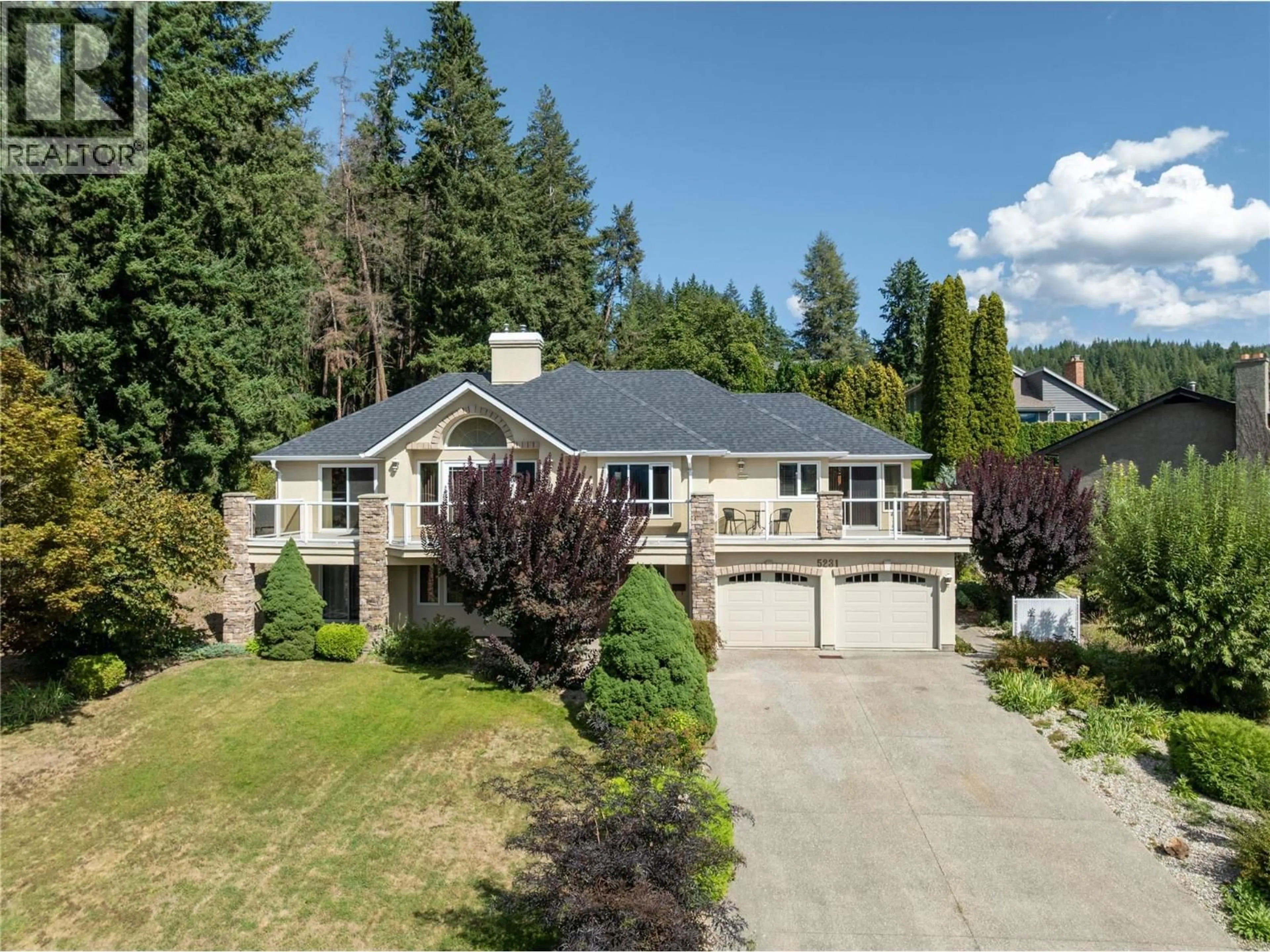 A pic from outside/outdoor area/front of a property/back of a property/a pic from drone, street for 5231 11 STREET NORTHEAST, Salmon Arm British Columbia V1E3N3