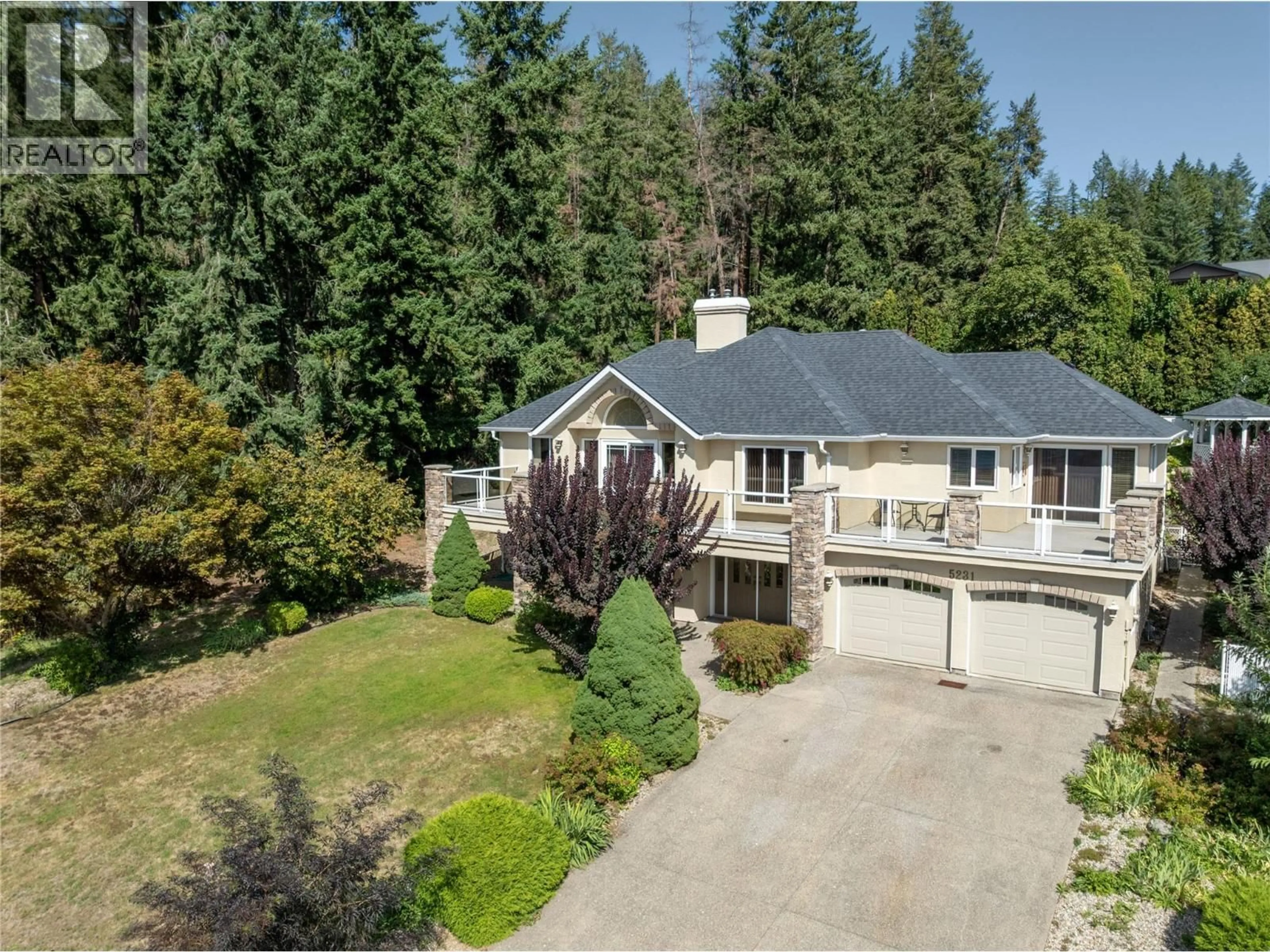 A pic from outside/outdoor area/front of a property/back of a property/a pic from drone, unknown for 5231 11 STREET NORTHEAST, Salmon Arm British Columbia V1E3N3
