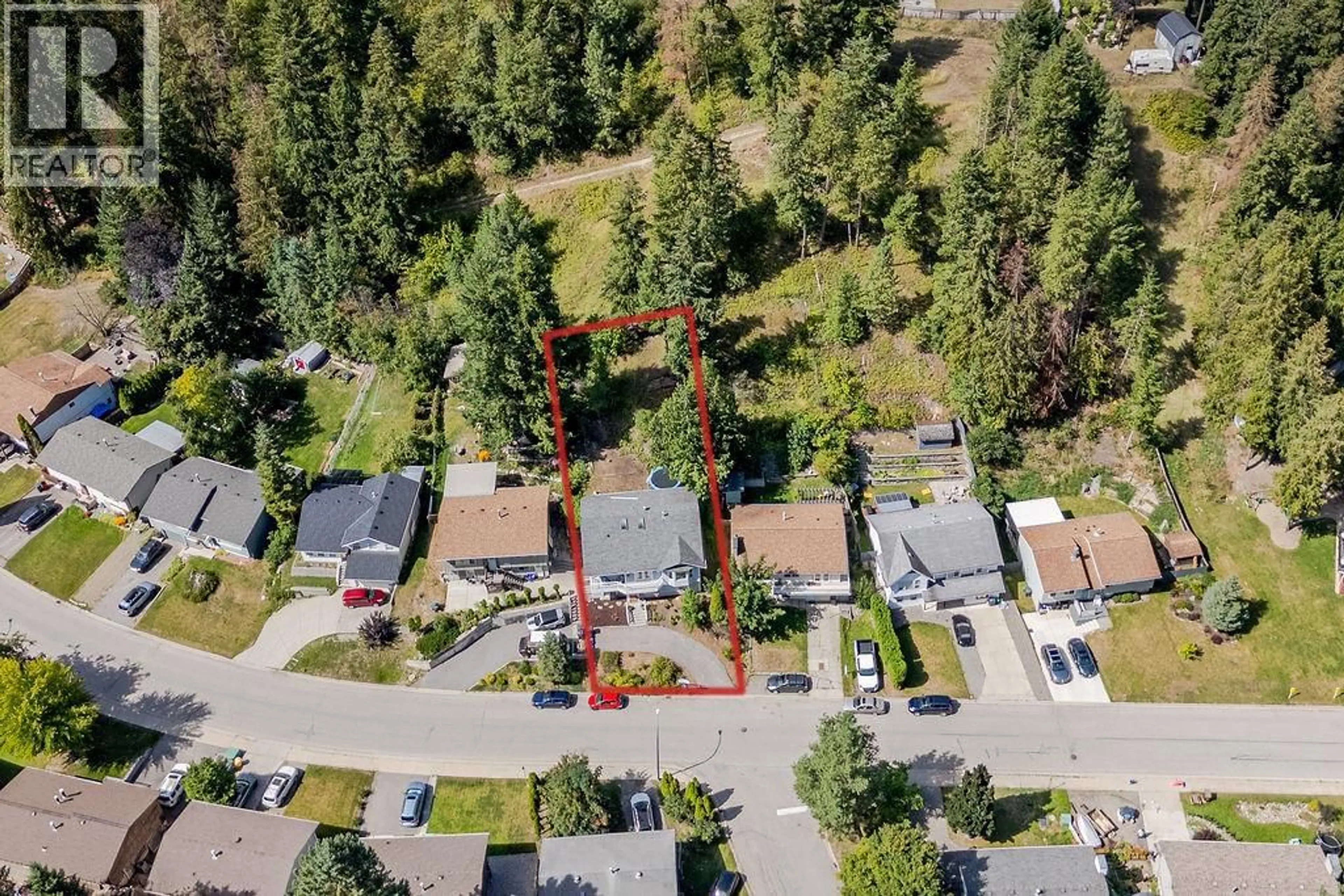 A pic from outside/outdoor area/front of a property/back of a property/a pic from drone, street for 4015 HIGHLAND PARK DRIVE, Armstrong British Columbia V4Y0K2