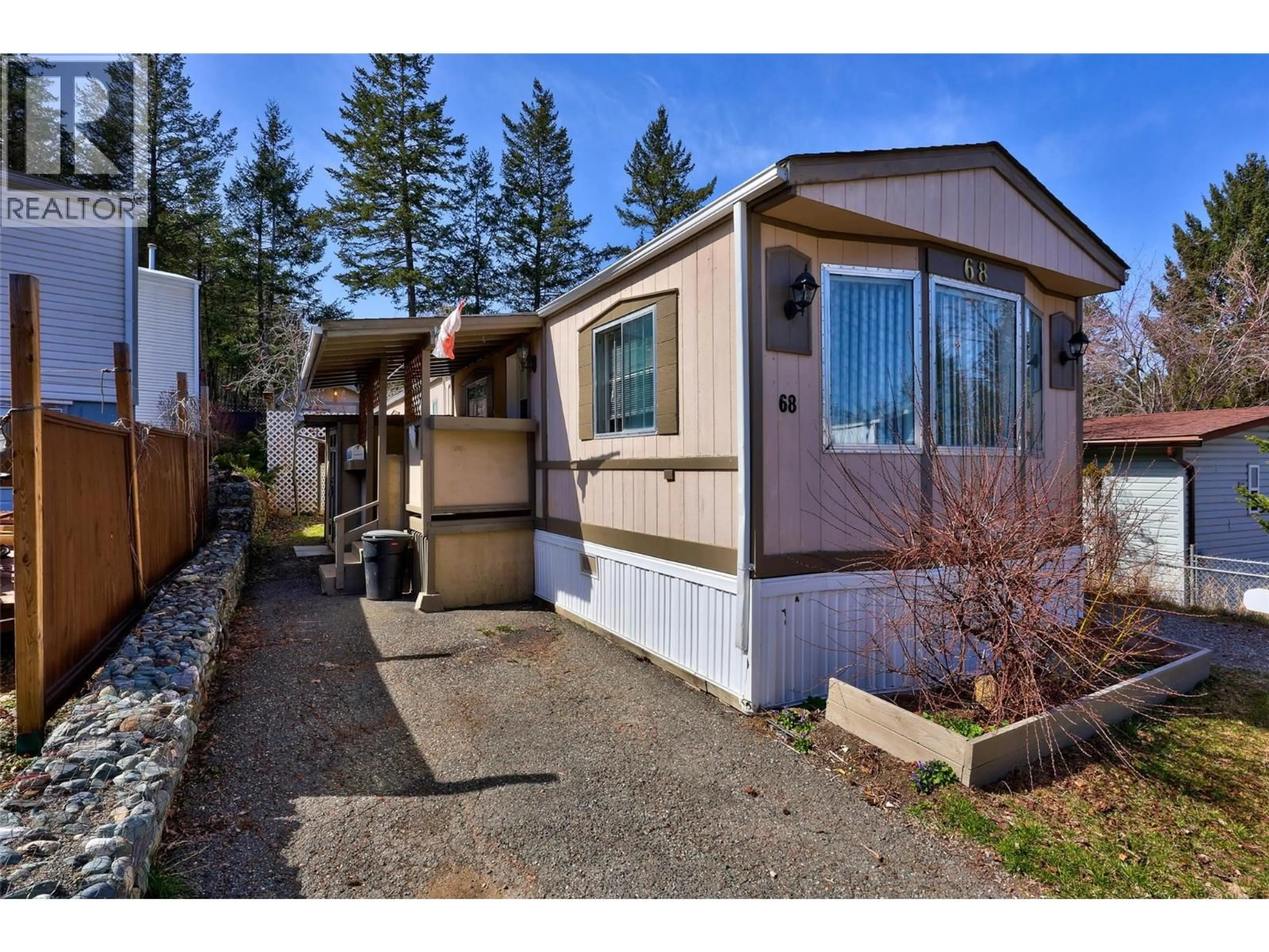 Home with vinyl exterior material, street for 68 - 1555 HOWE ROAD, Kamloops British Columbia V1S1V1