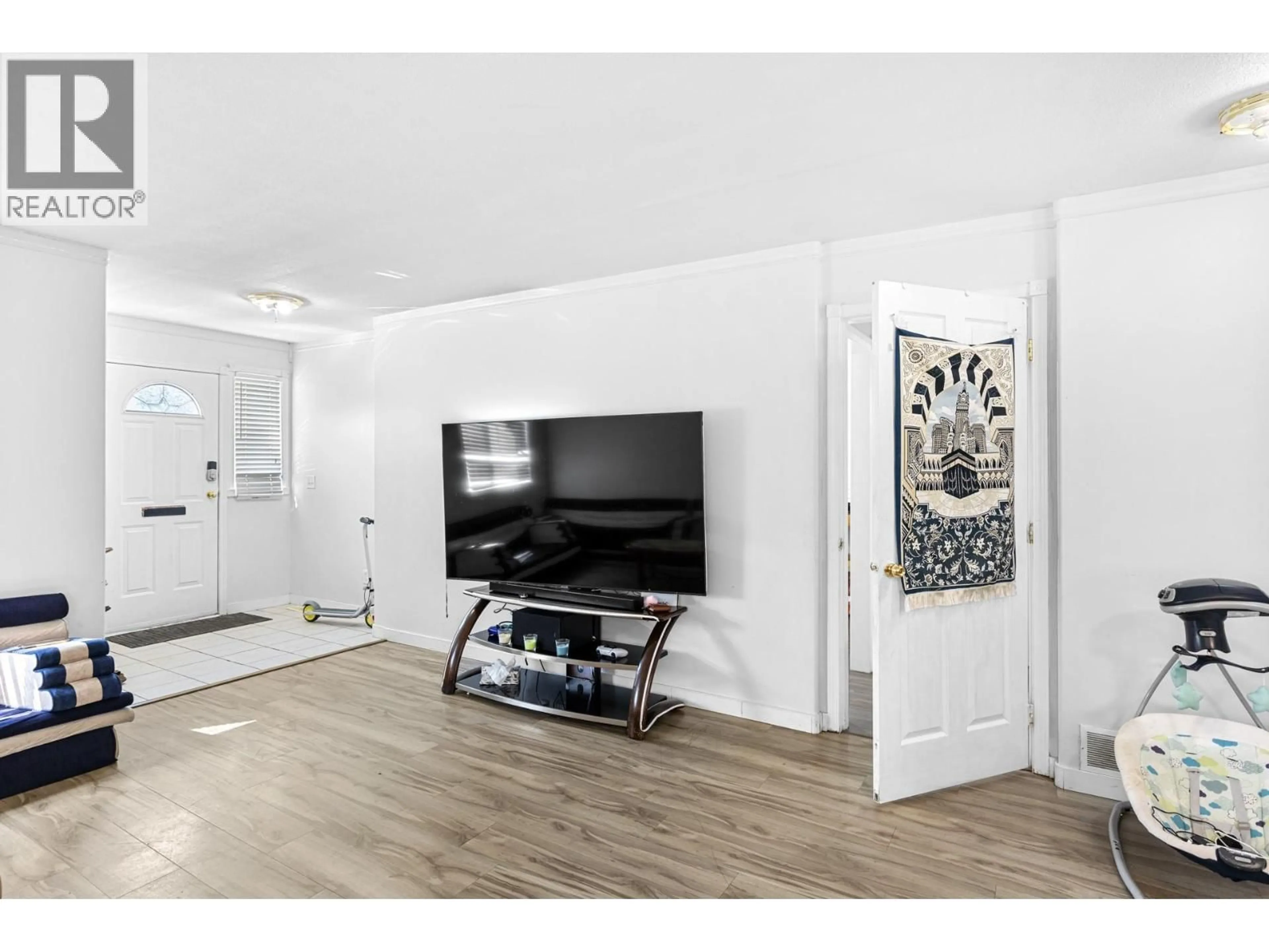 Unknown for 315 GERSTMAR ROAD, Kelowna British Columbia V1X4A6