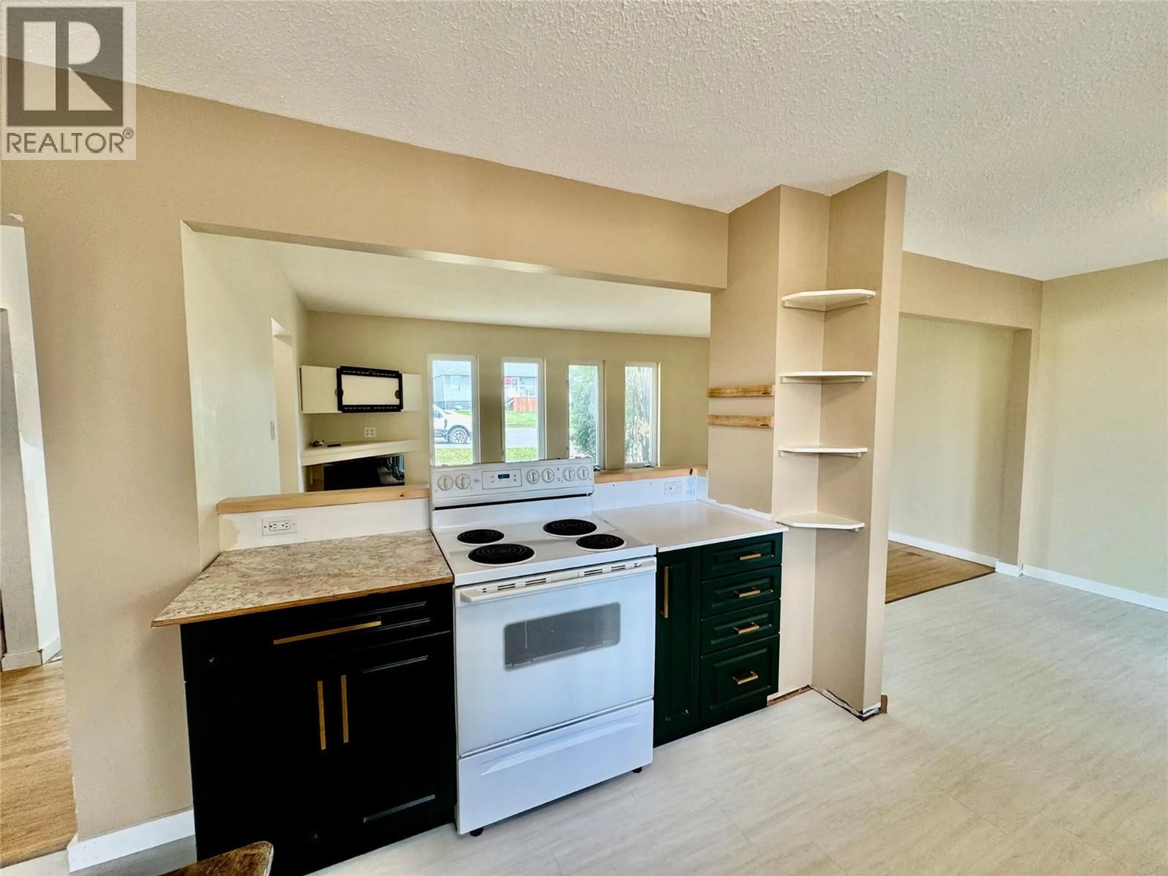 Open concept kitchen, unknown for 1513 95TH AVENUE, Dawson Creek British Columbia V1G1J9