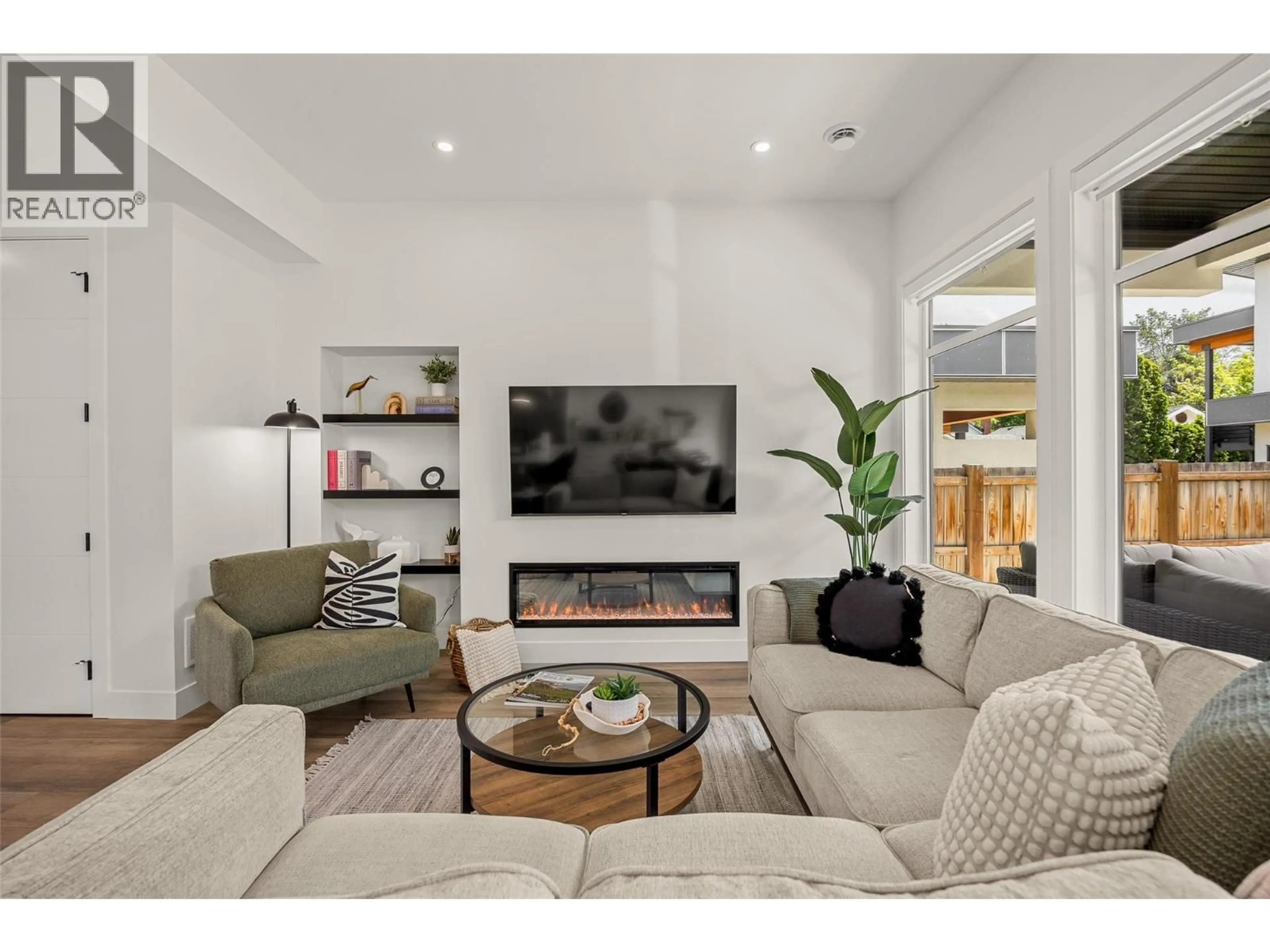 Living room with furniture, unknown for 720 CHURCHILL AVENUE, Penticton British Columbia V2A1E1