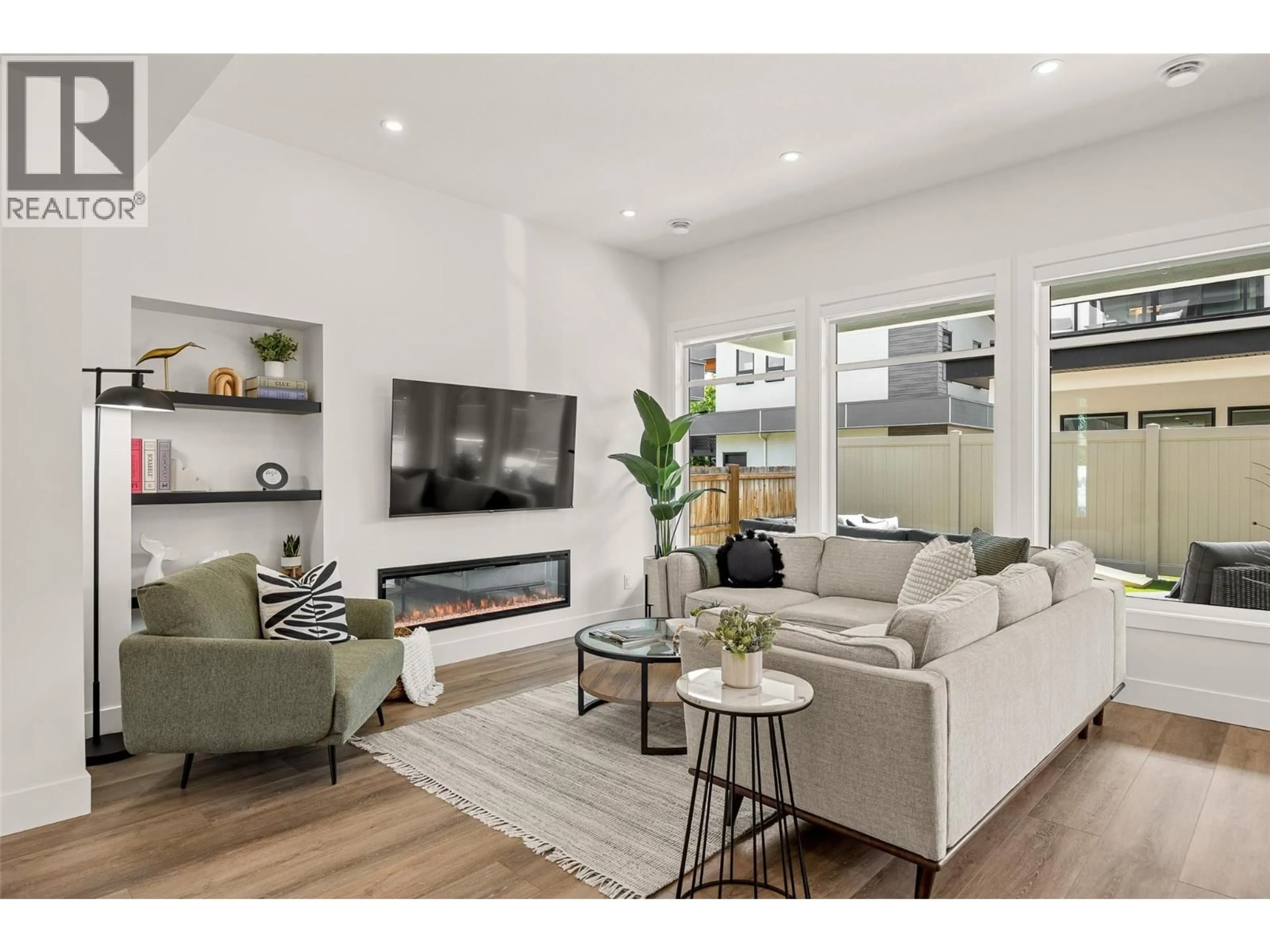 Living room with furniture, unknown for 720 CHURCHILL AVENUE, Penticton British Columbia V2A1E1