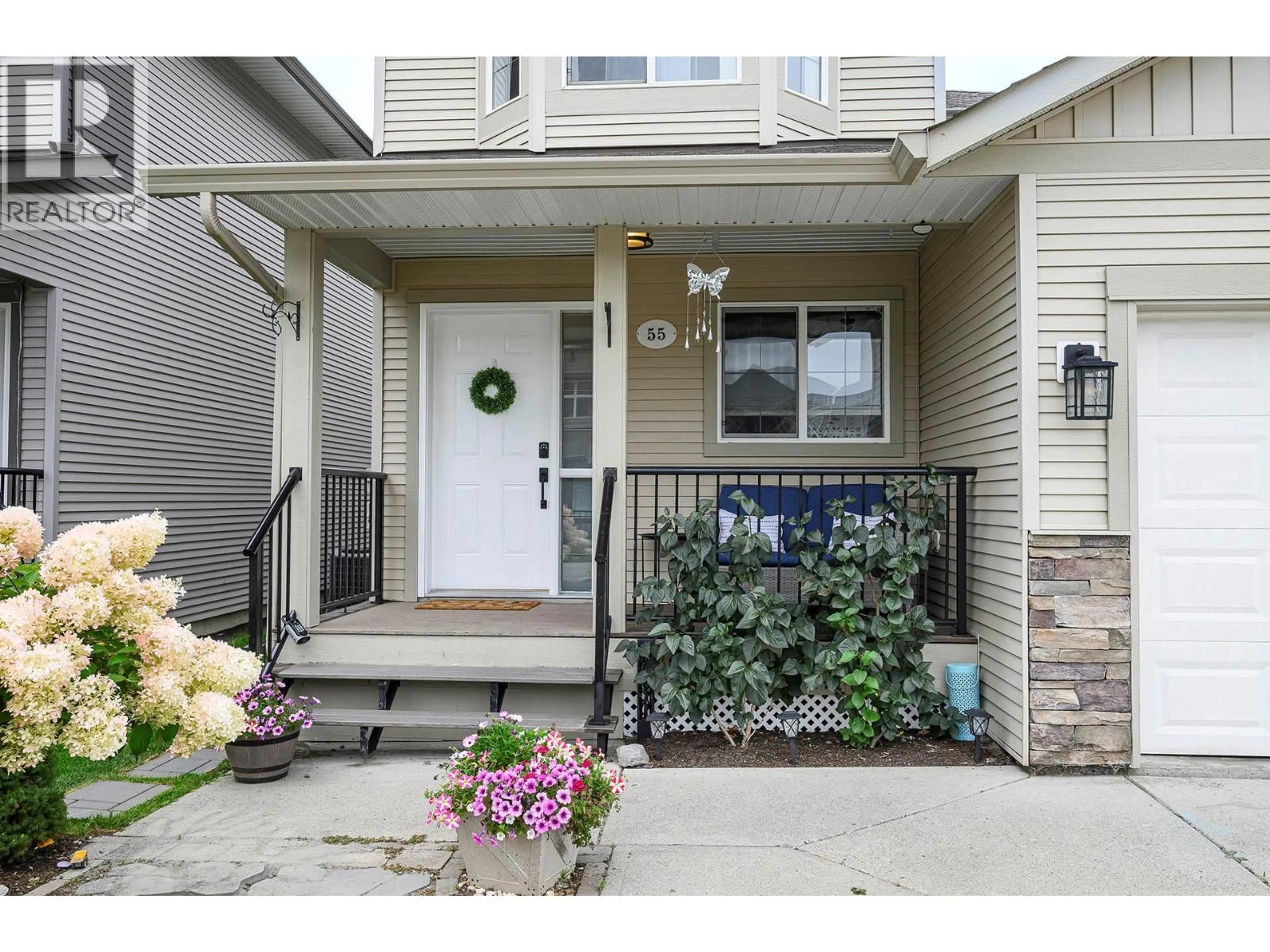 Indoor entryway for 55 - 1760 COPPERHEAD DRIVE, Kamloops British Columbia V1S2B4