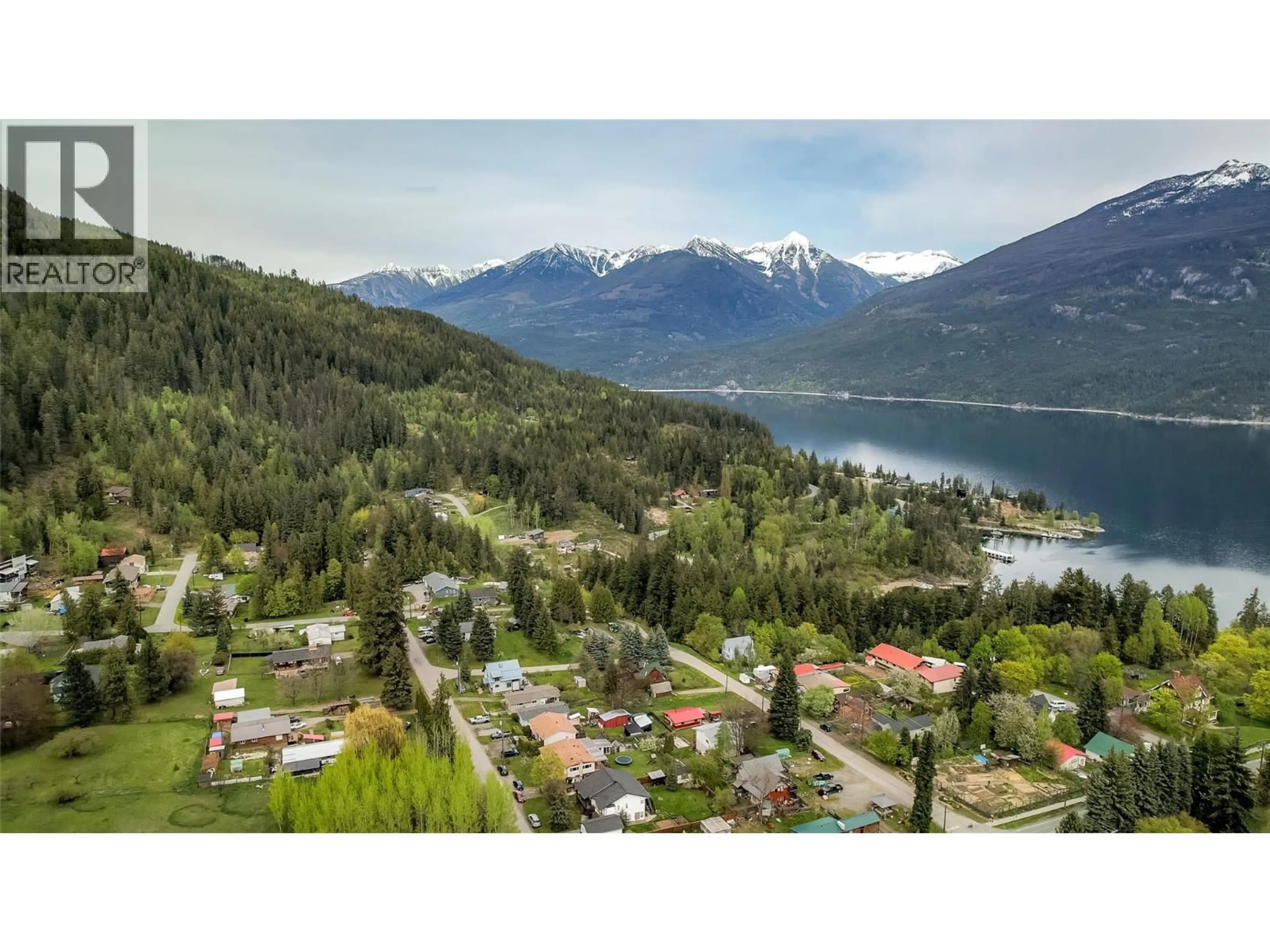 A pic from outside/outdoor area/front of a property/back of a property/a pic from drone, mountain view for 127 8TH STREET NORTH, Kaslo British Columbia V0G1M0