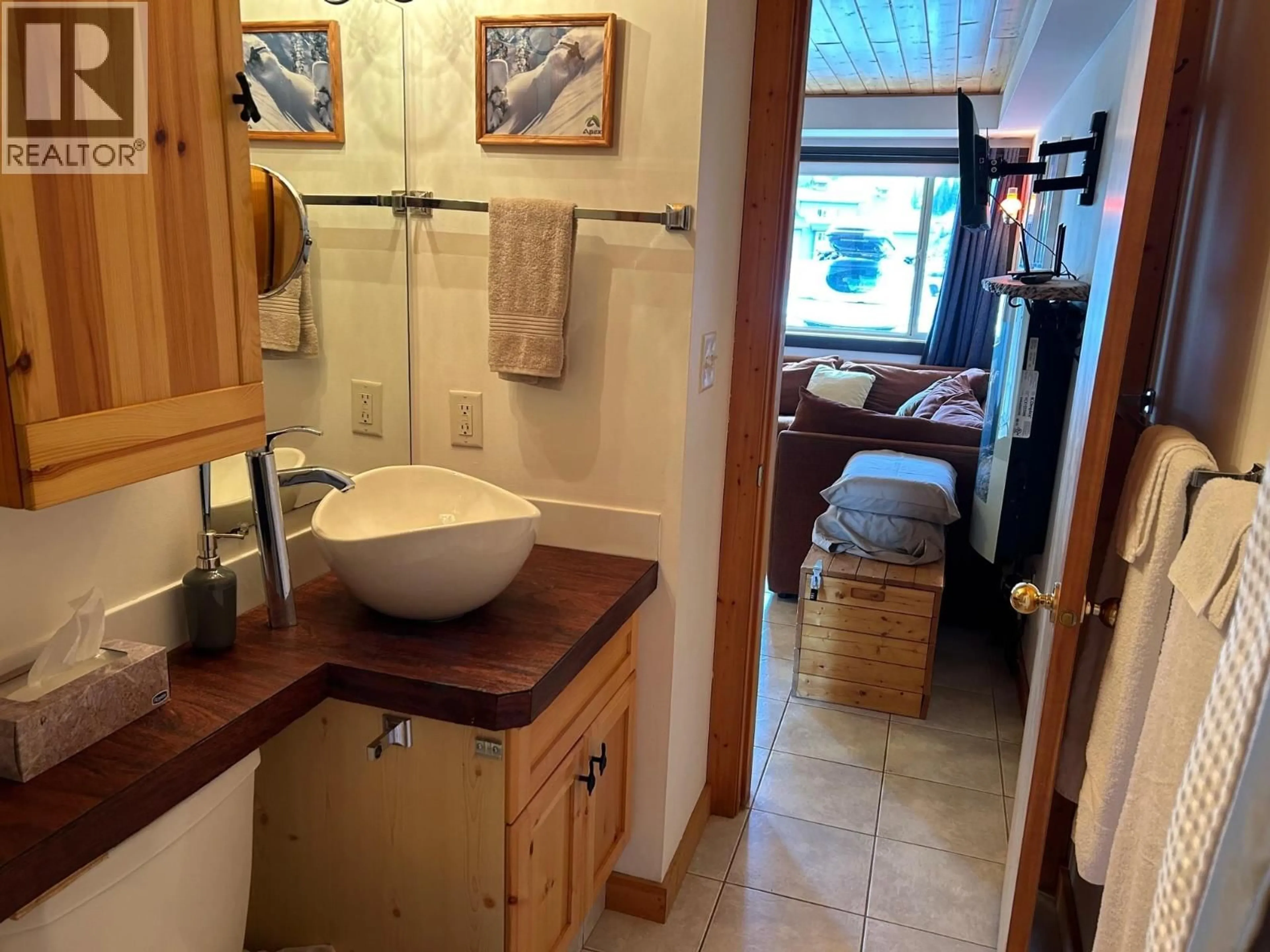 Standard bathroom, ceramic/tile floor for 102 - 161 CLEARVIEW CRESCENT, Apex Mountain British Columbia V0X1K0