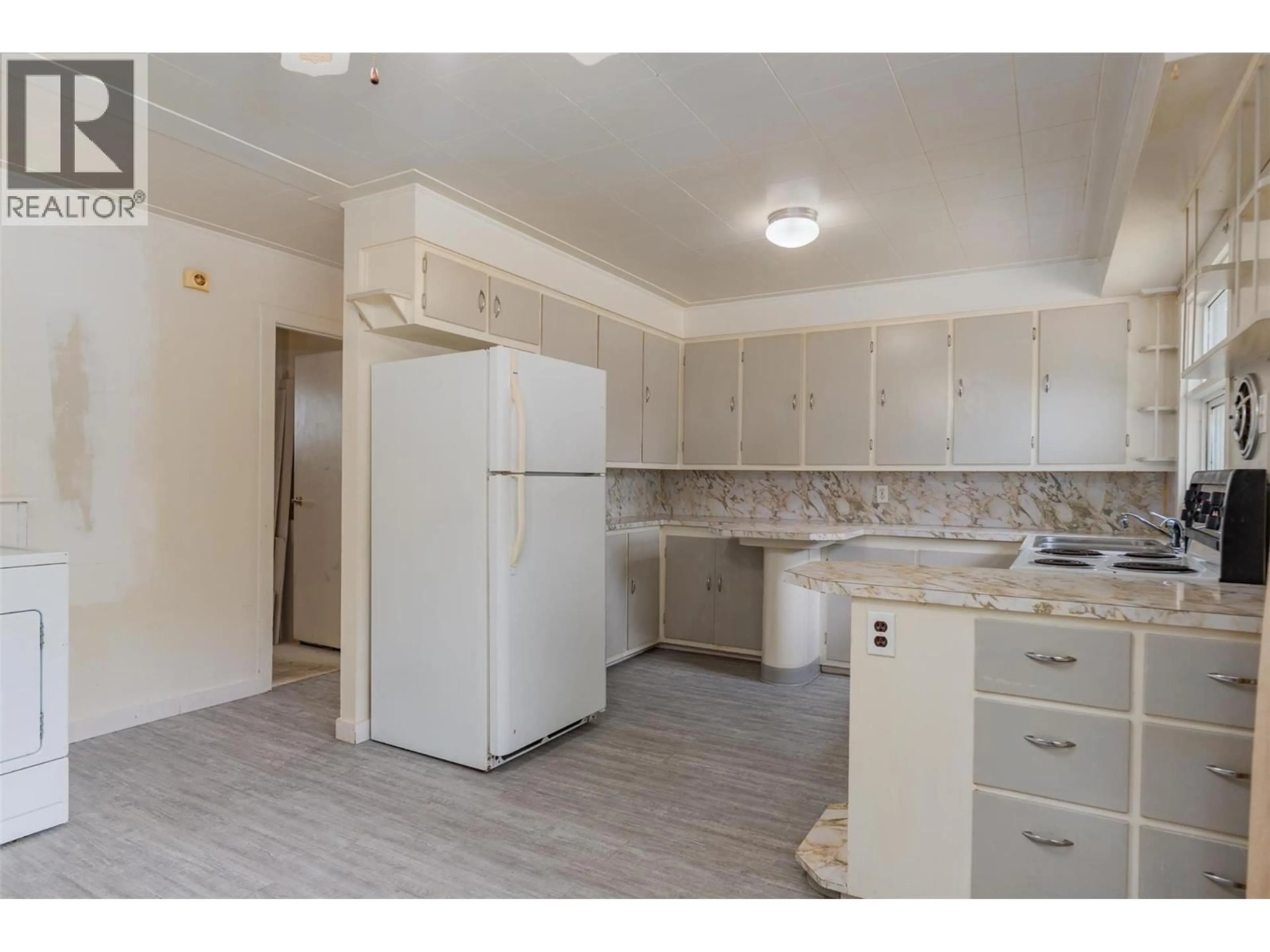 Standard kitchen, unknown for 1430 FIFTH AVENUE, Trail British Columbia V1R1T6