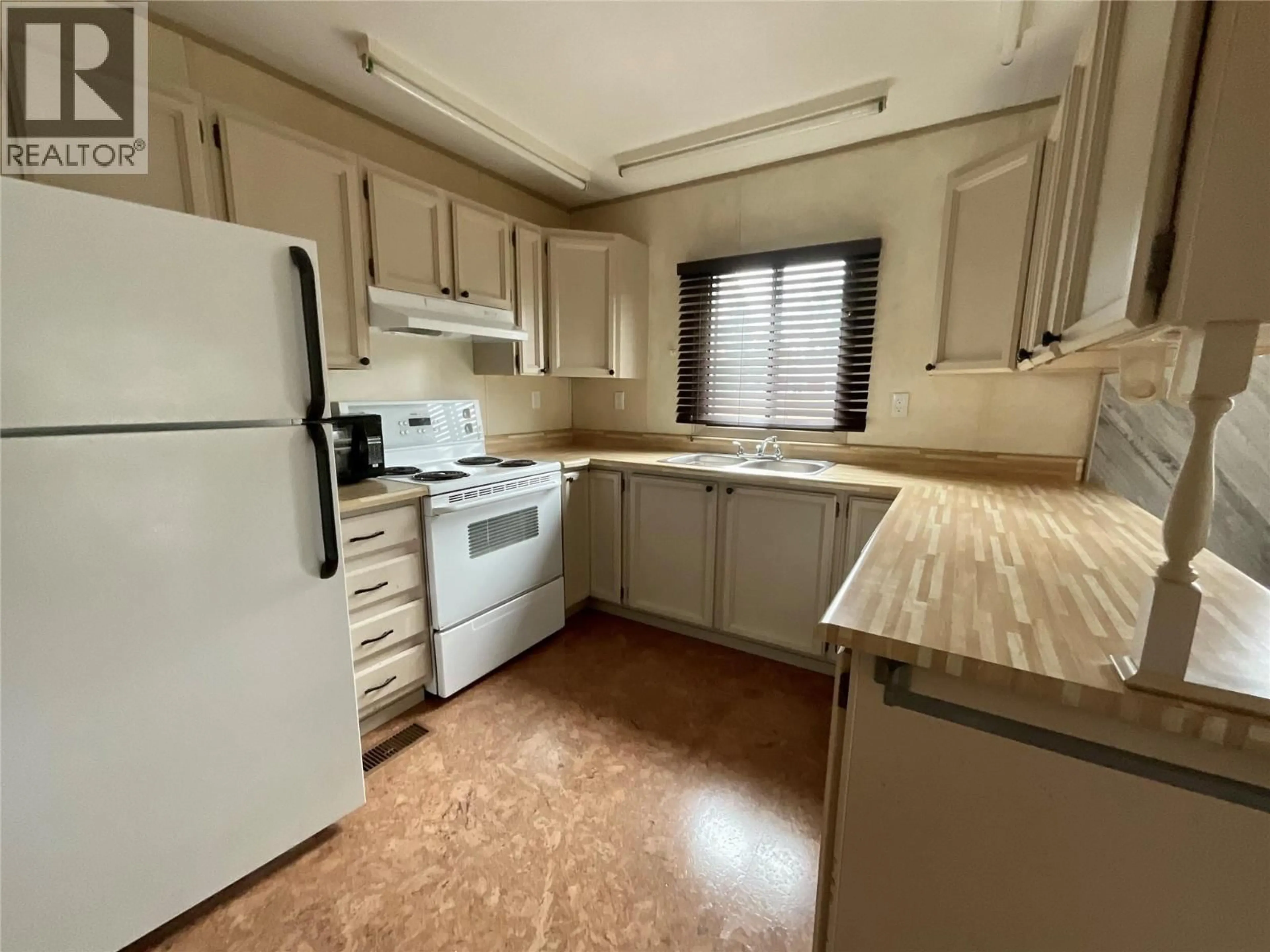 Standard kitchen, unknown for 246 ROCKPORT PLACE, Tumbler Ridge British Columbia V0C2W0
