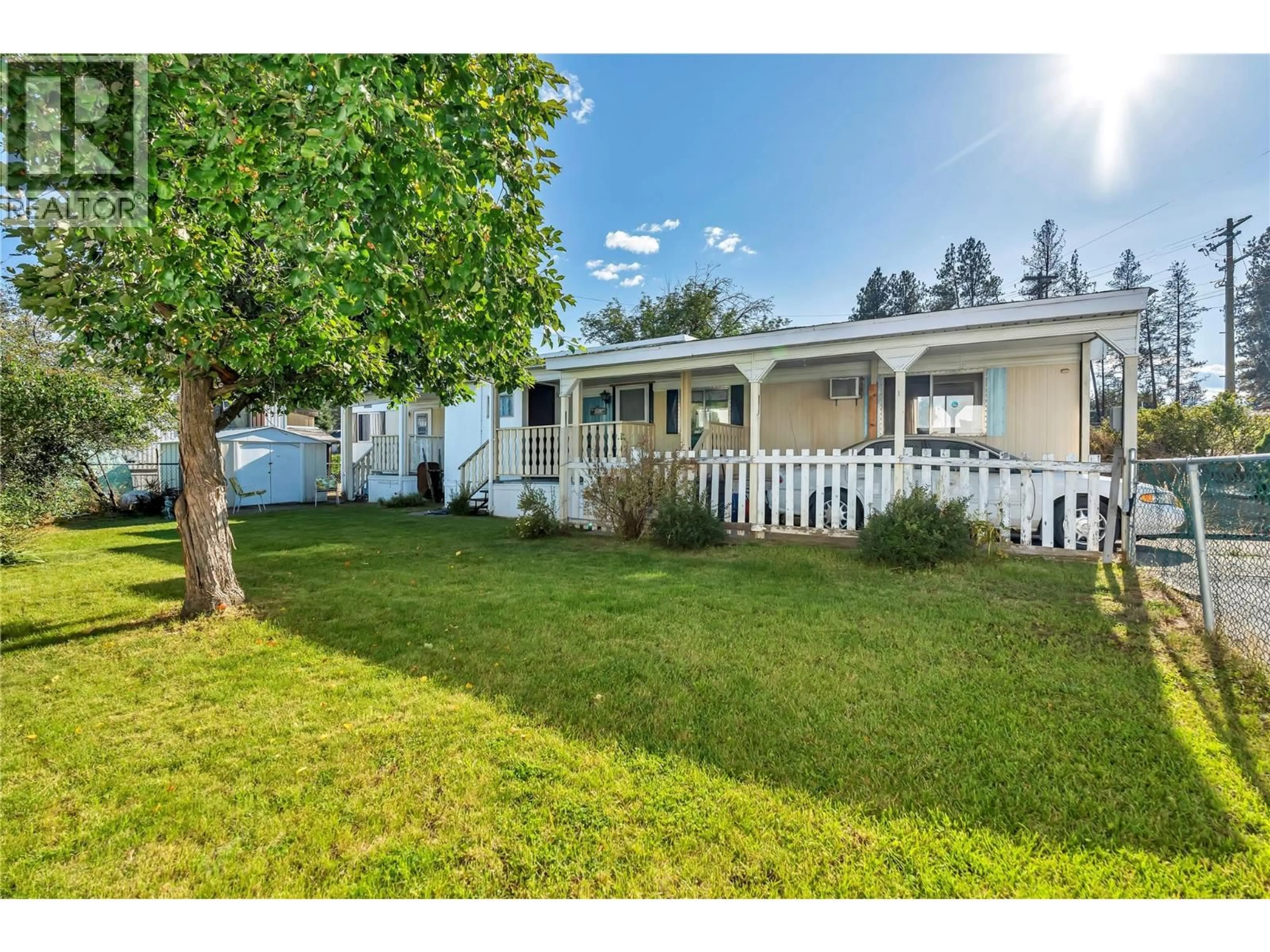 Home with vinyl exterior material, street for 27 - 263 HWY 3 OTHER, Princeton British Columbia V0X1W0