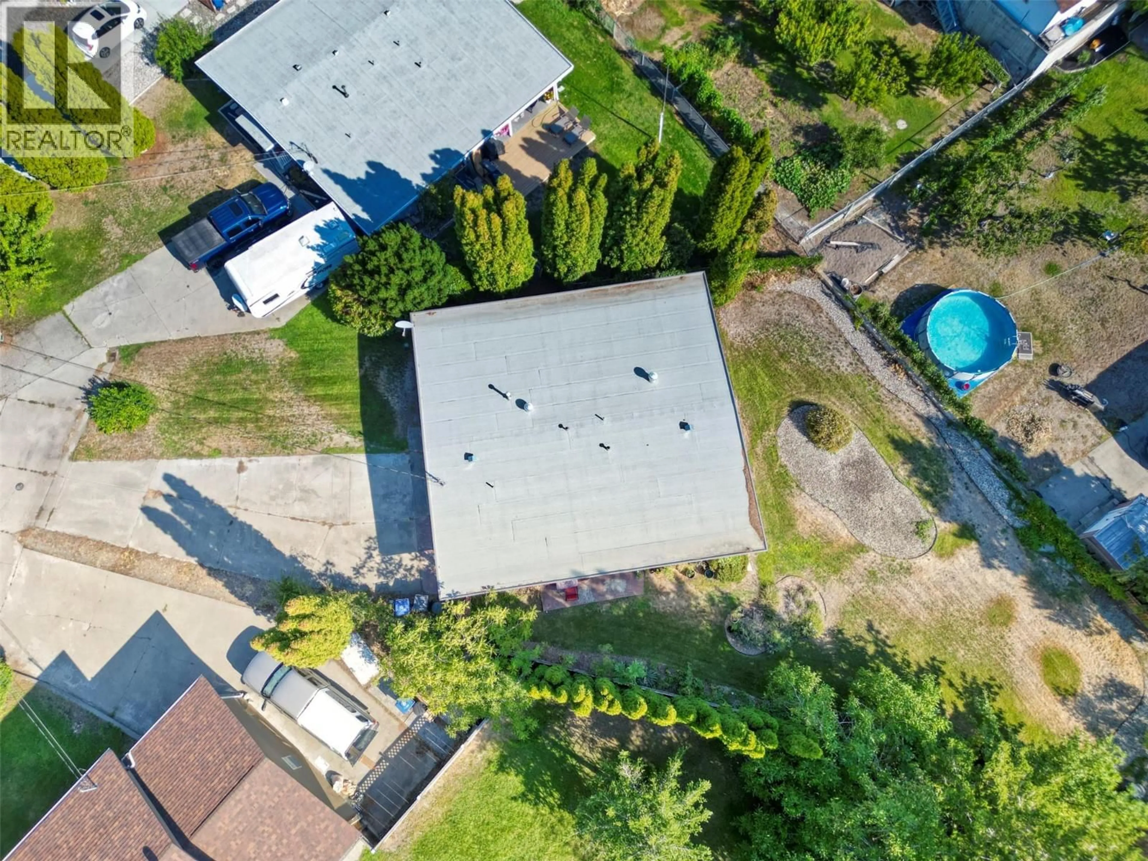 A pic from outside/outdoor area/front of a property/back of a property/a pic from drone, street for 21 LAMBERT COURT, Osoyoos British Columbia V0H1V2