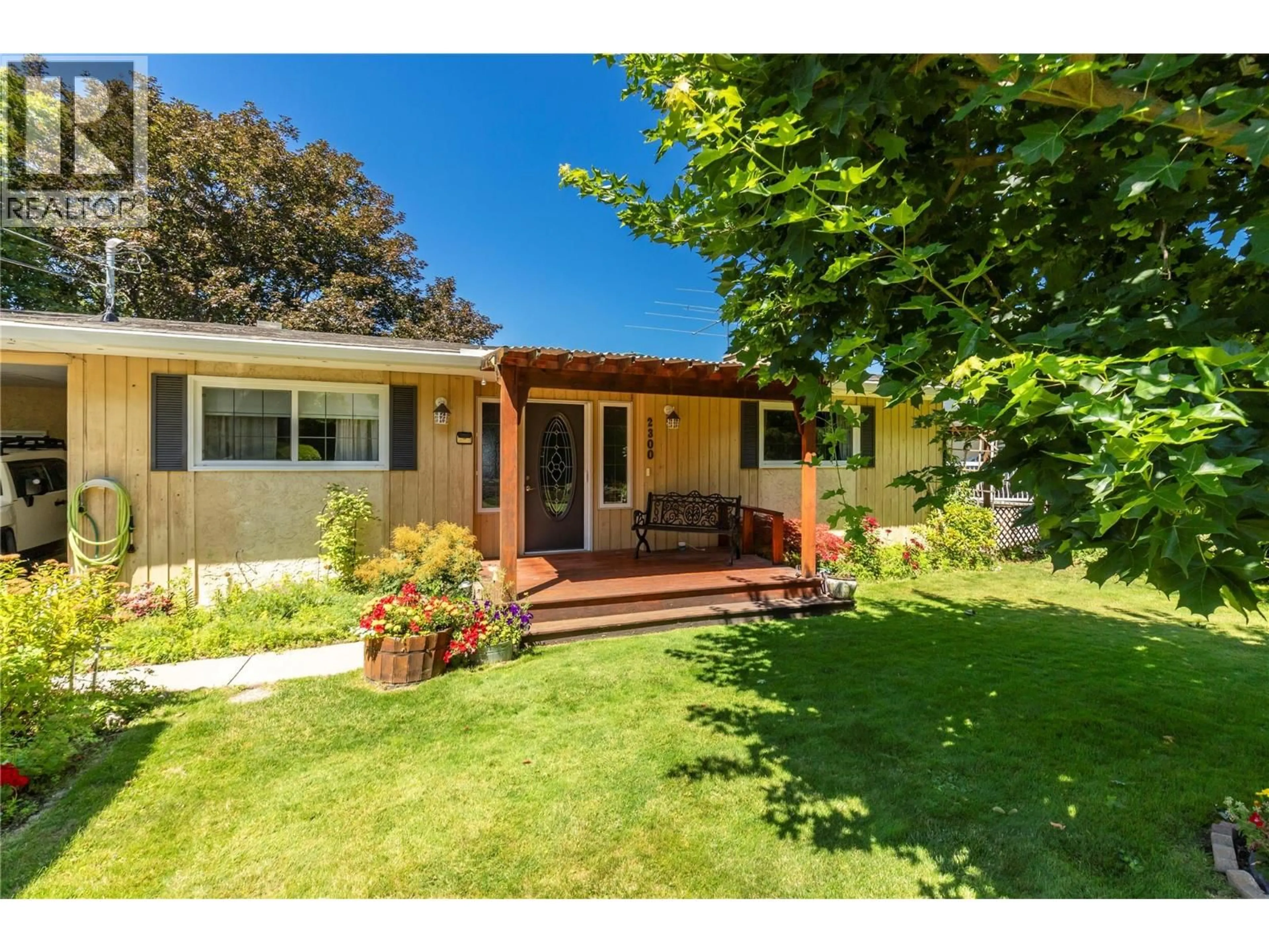 Unknown for 2300 CHARLESWOOD DRIVE, Kelowna British Columbia V1P1E4