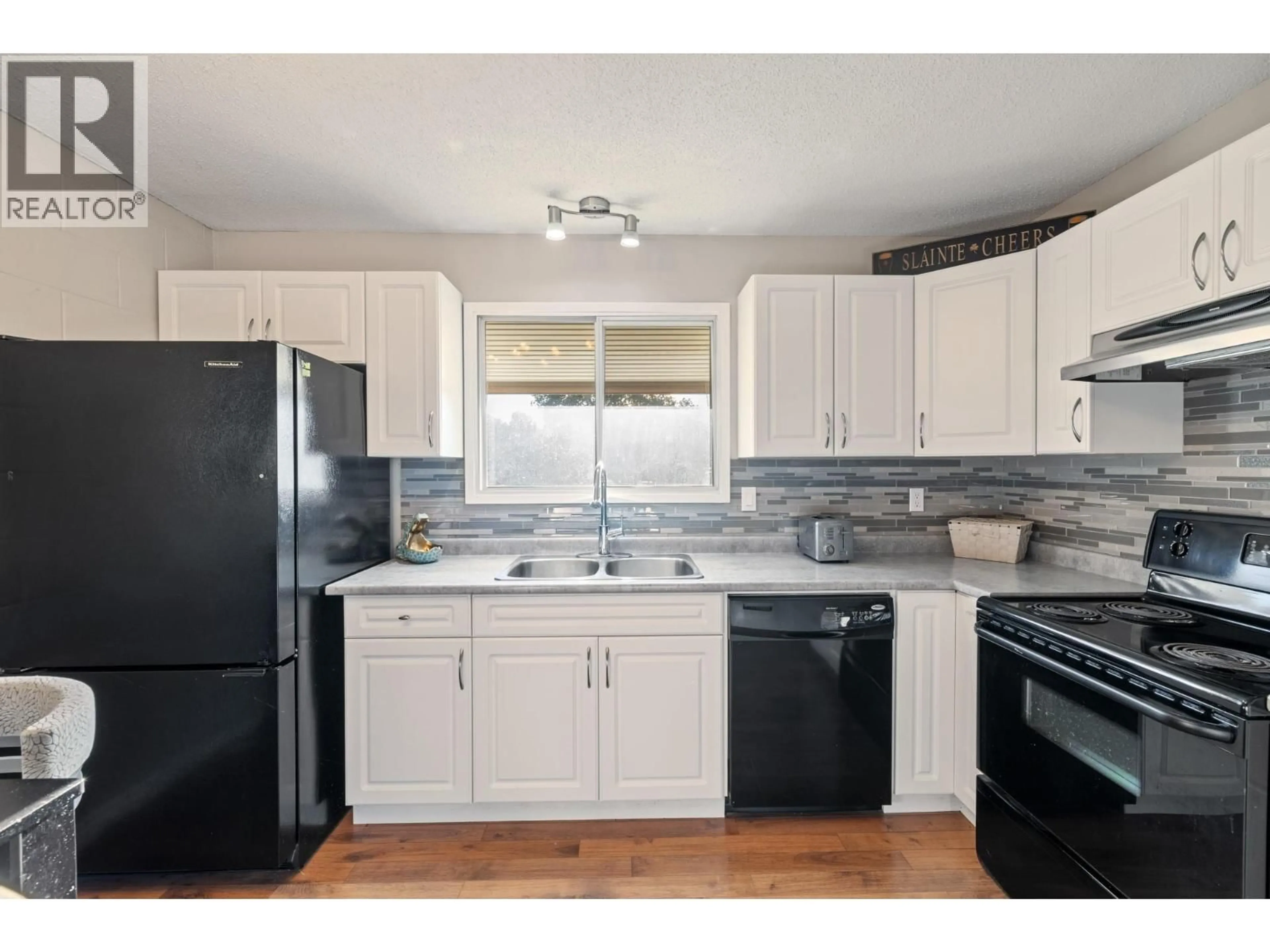 Standard kitchen, unknown for 1040 GLENMORE DRIVE, Kelowna British Columbia V1Y4P2