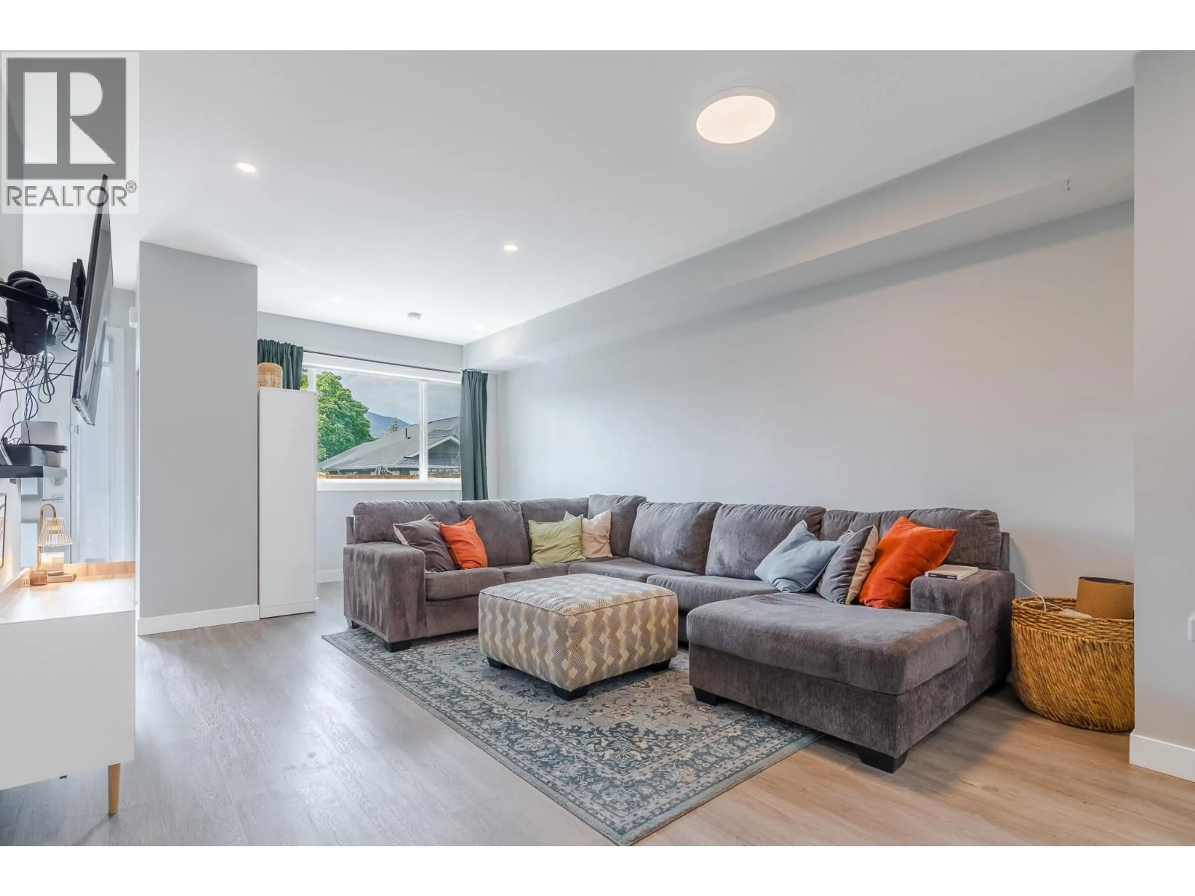Living room with furniture, unknown for 109 - 253 NORTON STREET, Penticton British Columbia V2A4H8