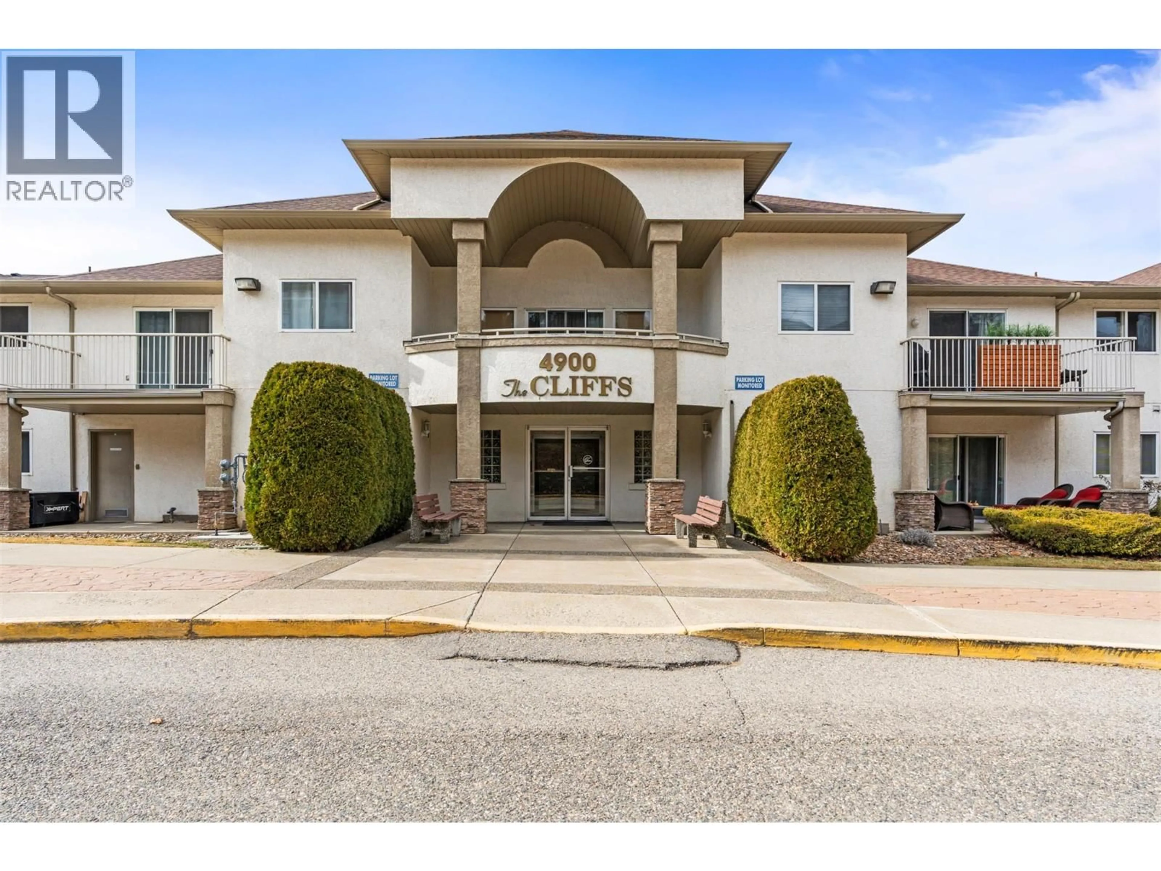 Indoor foyer for 402 - 4900 OKANAGAN AVENUE, Vernon British Columbia V1T8S1