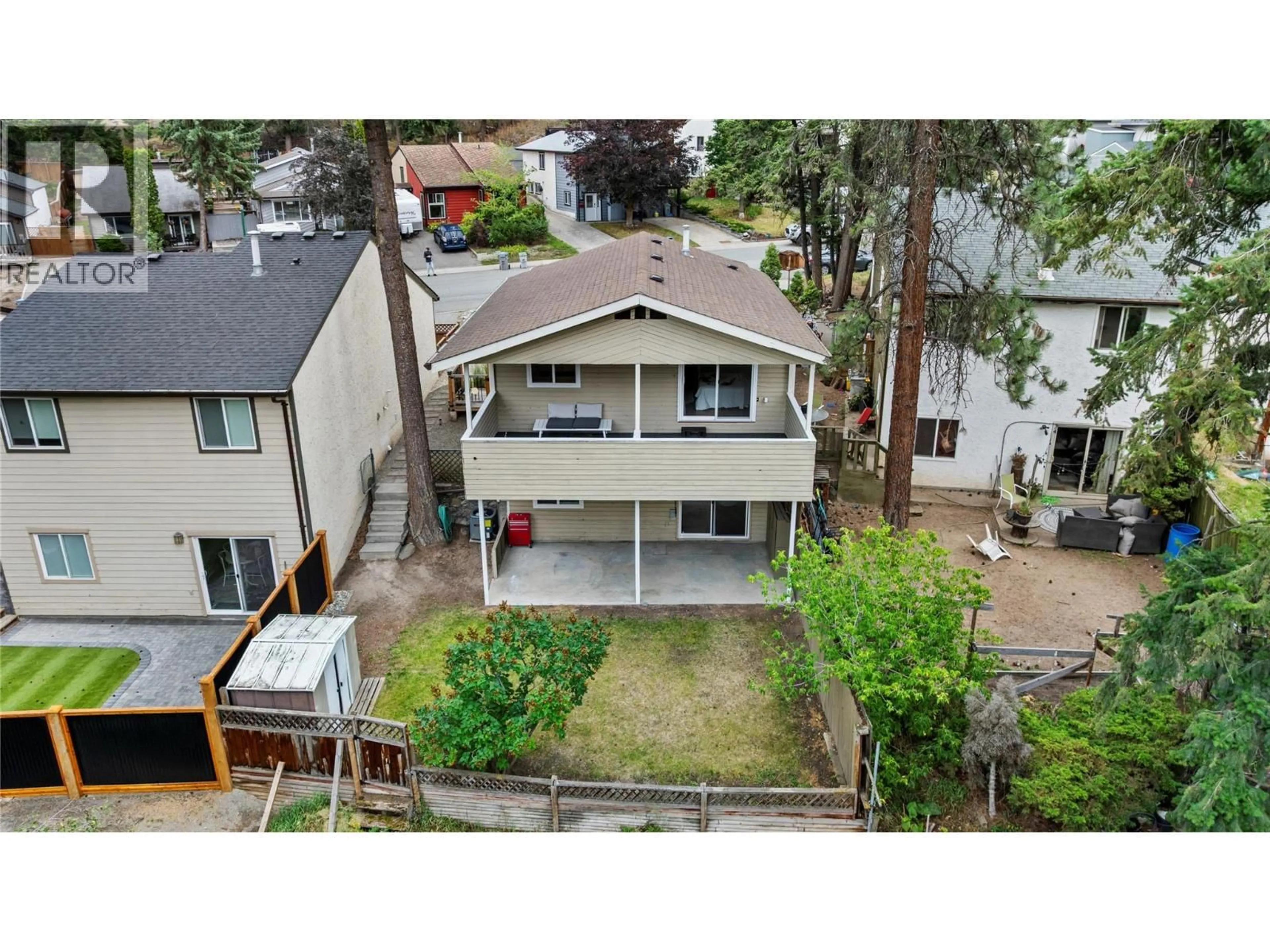 A pic from outside/outdoor area/front of a property/back of a property/a pic from drone, unknown for 626 GLENEAGLES DRIVE, Kamloops British Columbia V2E1Z1