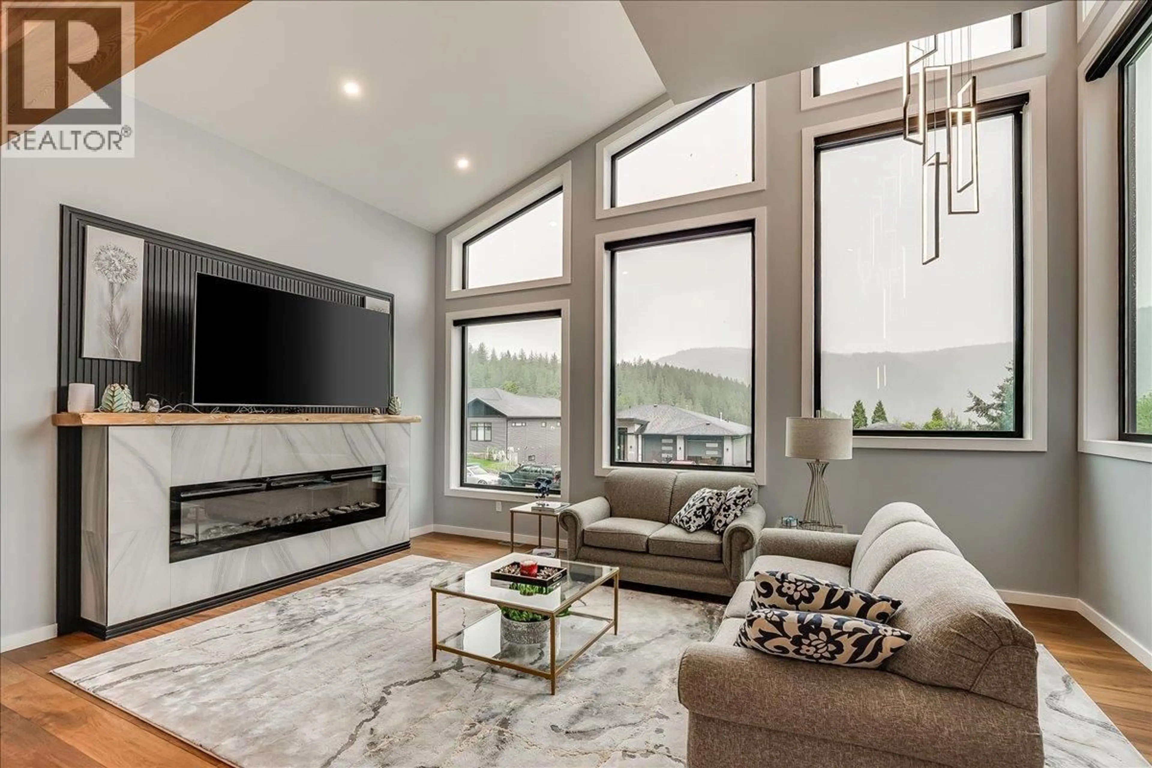 Living room with furniture, unknown for 2391 MCBRIDE STREET, Trail British Columbia V1R3A6